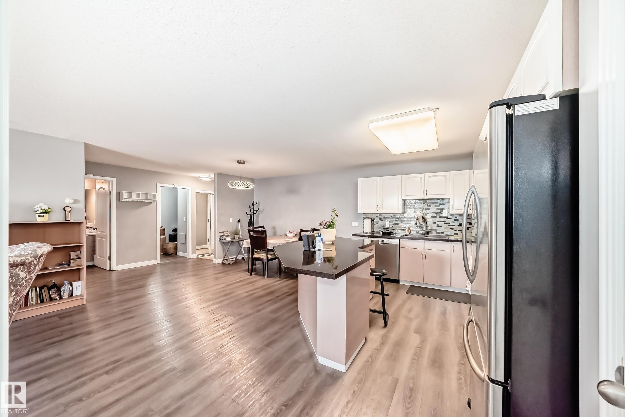 Photo 10 at 119 - 10421 42 Avenue NW, Rideau Park, Edmonton