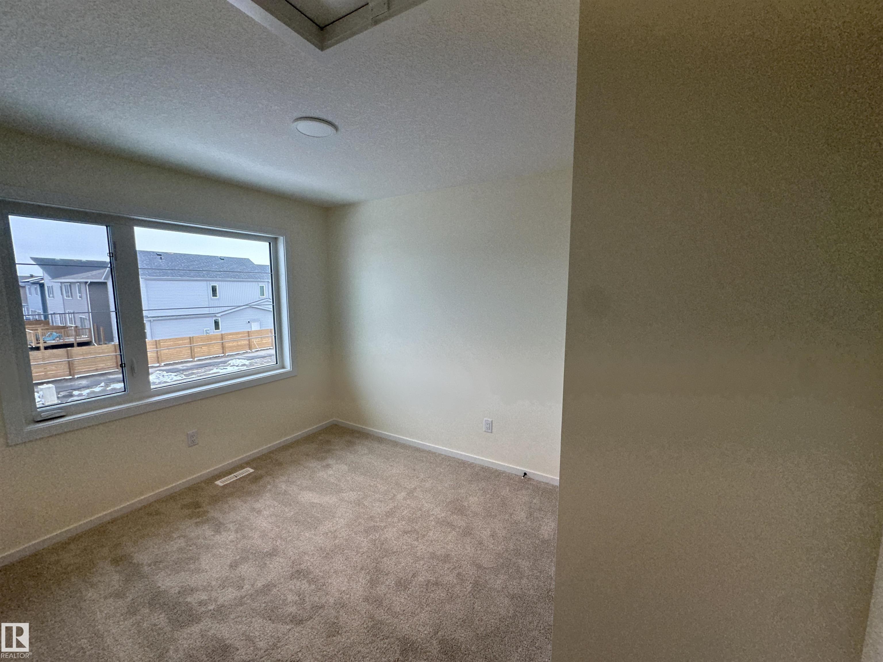 Photo 14 at 1092 Mcleod Avenue, Easton, Spruce Grove