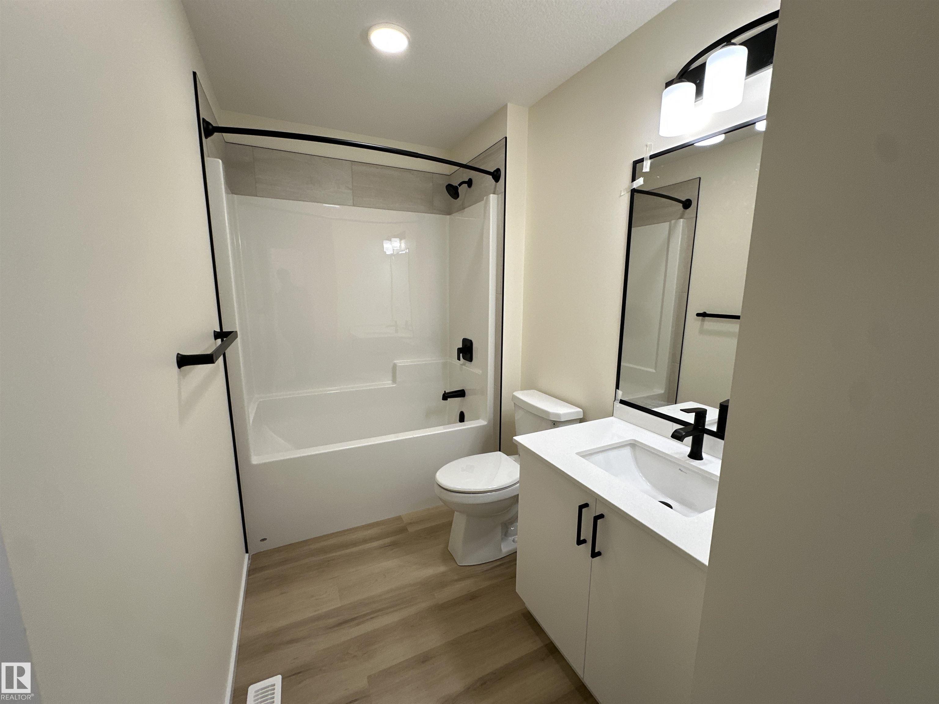 Photo 16 at 1092 Mcleod Avenue, Easton, Spruce Grove