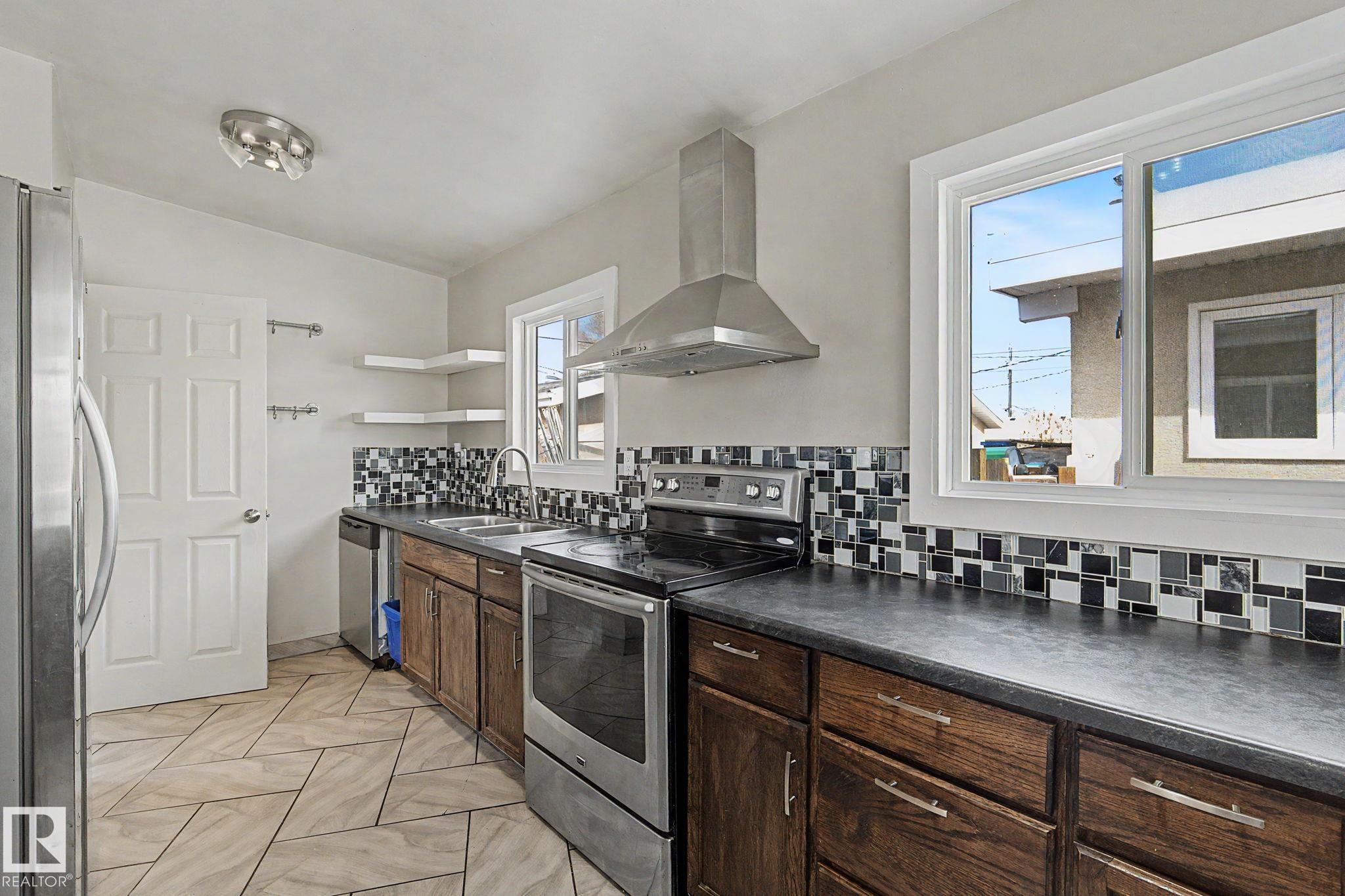 Photo 6 at 5920 132 Avenue NW, Belvedere, Edmonton