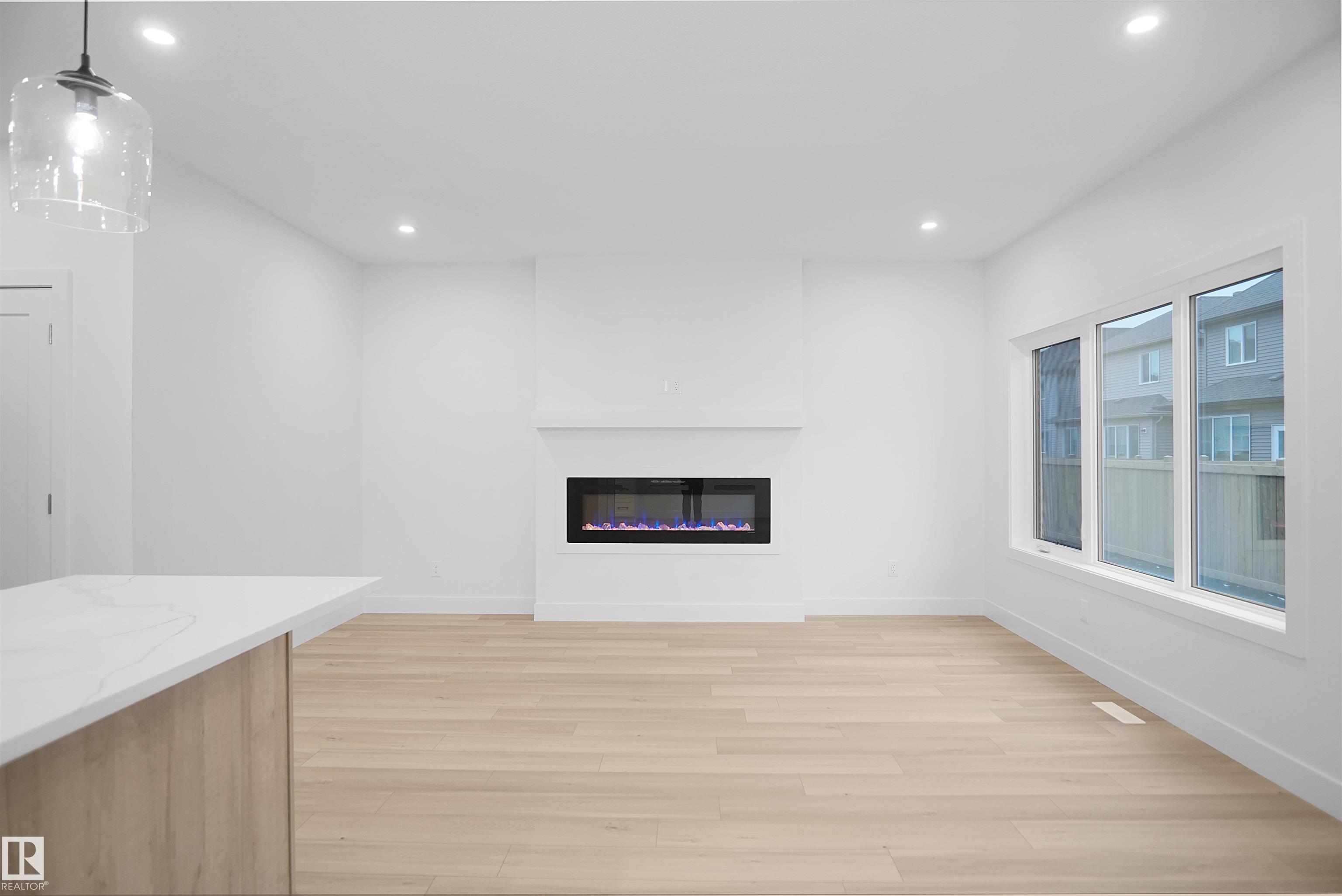 https://zimg.paragon.ice.com/ParagonImages/Property/PM/RAE/225395268/10/0/0/320b17204f9f9a806e3ab430c0a1a262/1/989f37e8085d78279d33704c0d56d07c/225395268-2369e5e9-ecc5-4793-a7a5-b90380ddb440.JPG