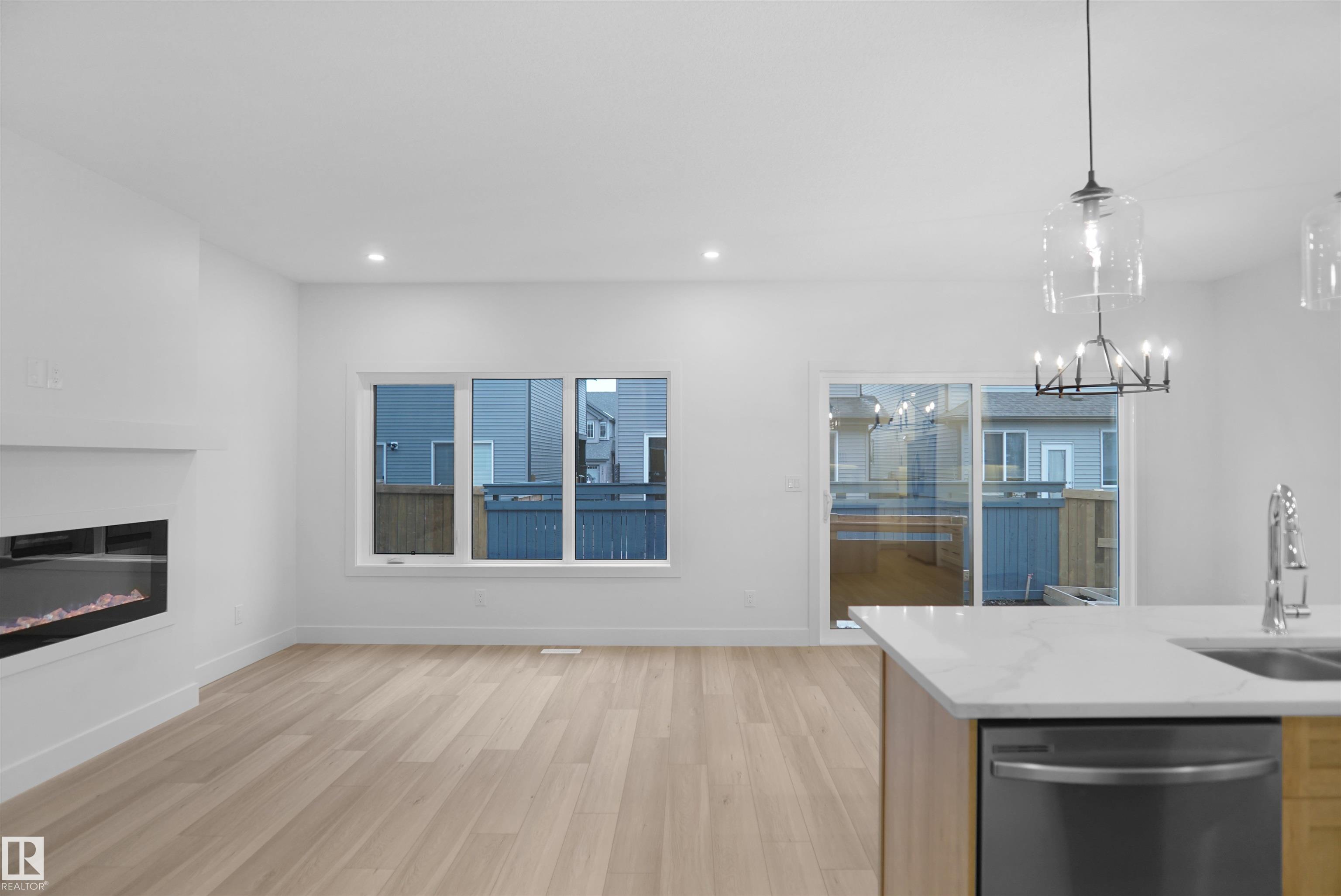 https://zimg.paragon.ice.com/ParagonImages/Property/PM/RAE/225395268/12/0/0/e6af05eadbc1902e0f7f35c404f606f4/1/989f37e8085d78279d33704c0d56d07c/225395268-e2e39c67-e015-46d1-b115-2d011d632303.JPG