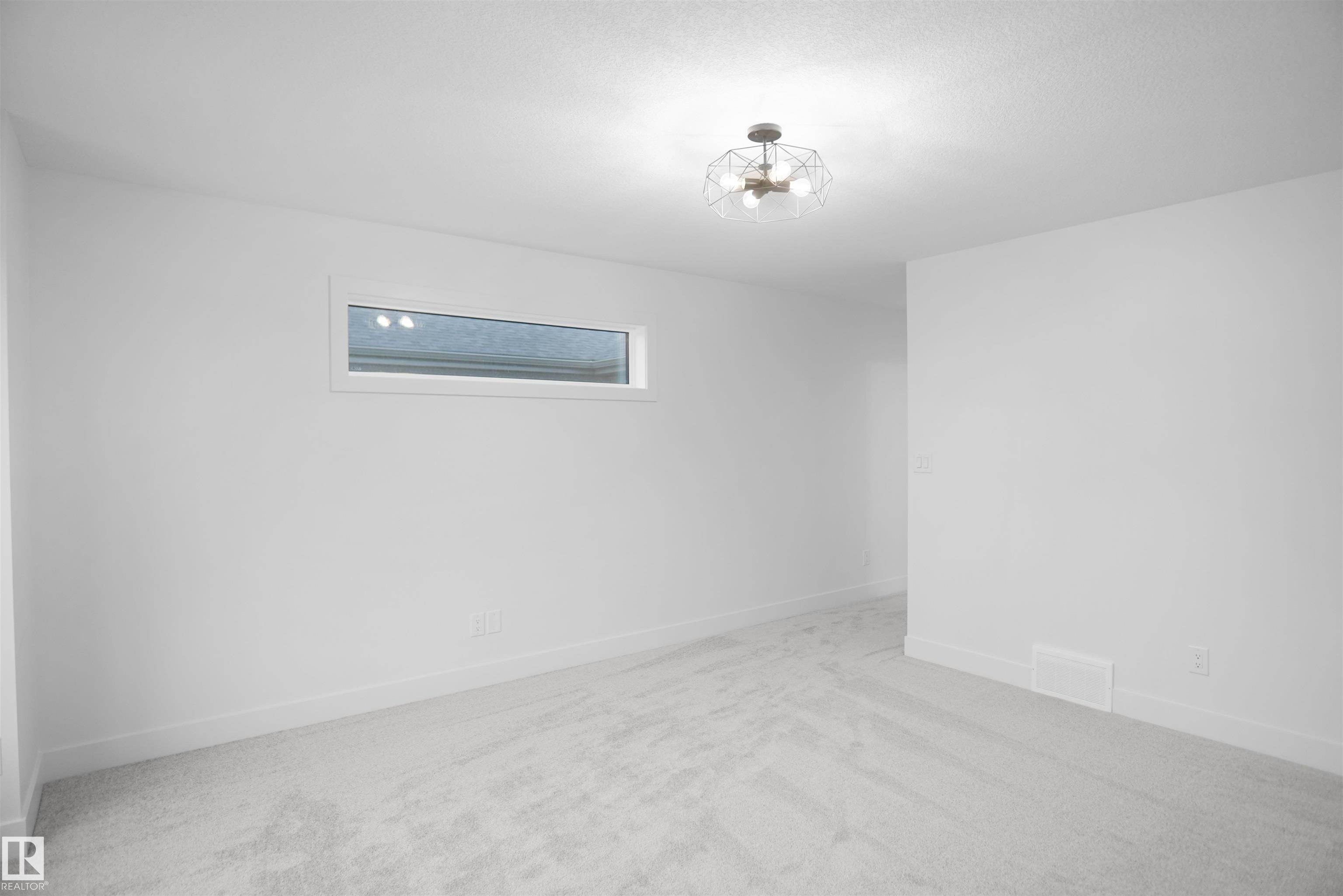 https://zimg.paragon.ice.com/ParagonImages/Property/PM/RAE/225395268/22/0/0/a8f214c9016a88b878d781dc86148496/1/989f37e8085d78279d33704c0d56d07c/225395268-9eca7884-8594-48b3-a586-655aa6e41047.JPG