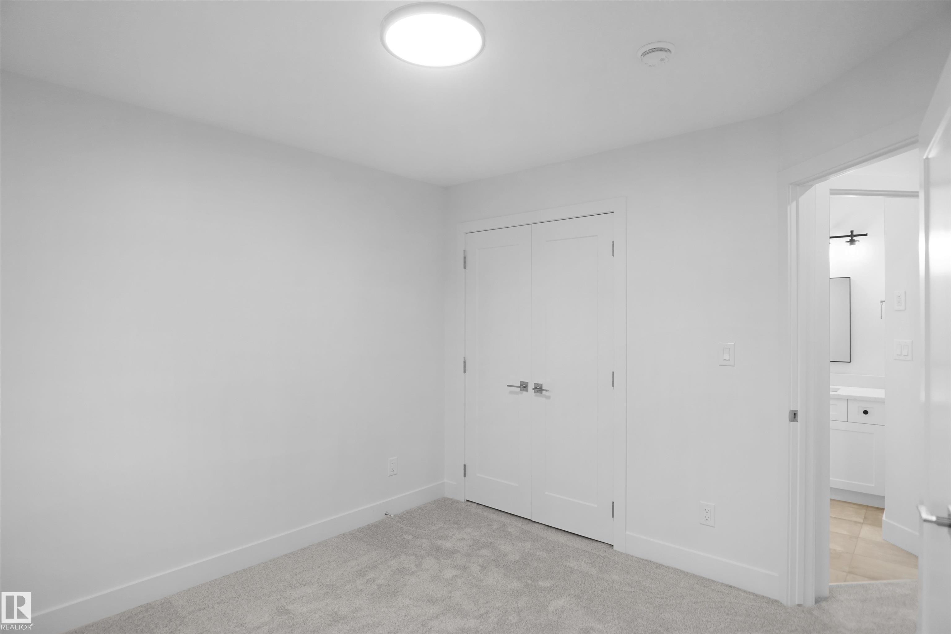 https://zimg.paragon.ice.com/ParagonImages/Property/PM/RAE/225395268/36/0/0/14ed4c1153fac6a35b25661ac7a4ad6a/1/989f37e8085d78279d33704c0d56d07c/225395268-3c59b888-5223-43be-8ebc-4e774ccba6e0.JPG