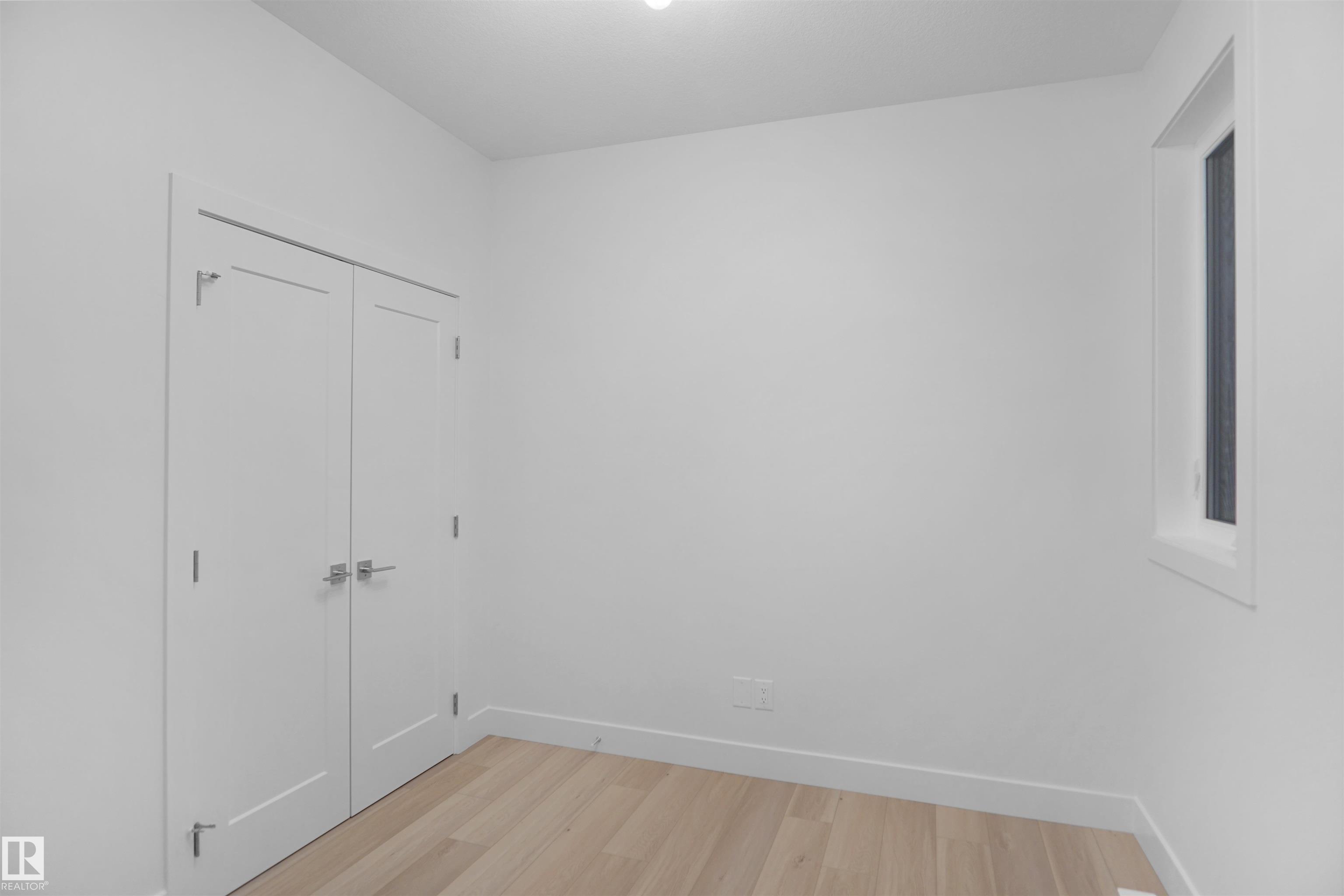 https://zimg.paragon.ice.com/ParagonImages/Property/PM/RAE/225395268/4/0/0/22a841074cdef54f6872debacb47e972/1/989f37e8085d78279d33704c0d56d07c/225395268-c1930403-f43b-4bcc-b579-7a6367d7340f.JPG