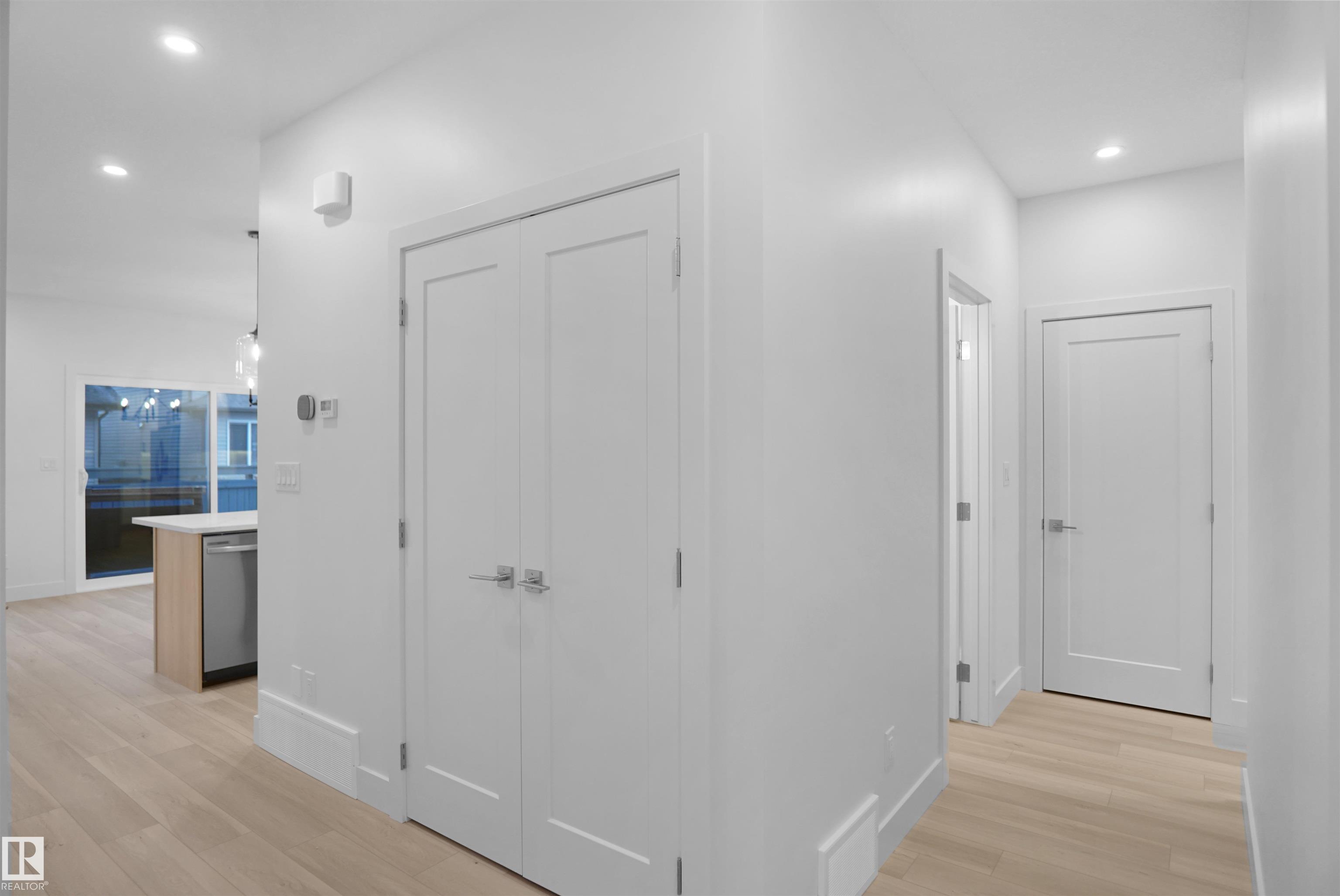 https://zimg.paragon.ice.com/ParagonImages/Property/PM/RAE/225395268/5/0/0/3974f436f7b6490fb6d541b99eea97ef/1/989f37e8085d78279d33704c0d56d07c/225395268-0bfc7e15-9def-4143-a84e-7a6025e23449.JPG