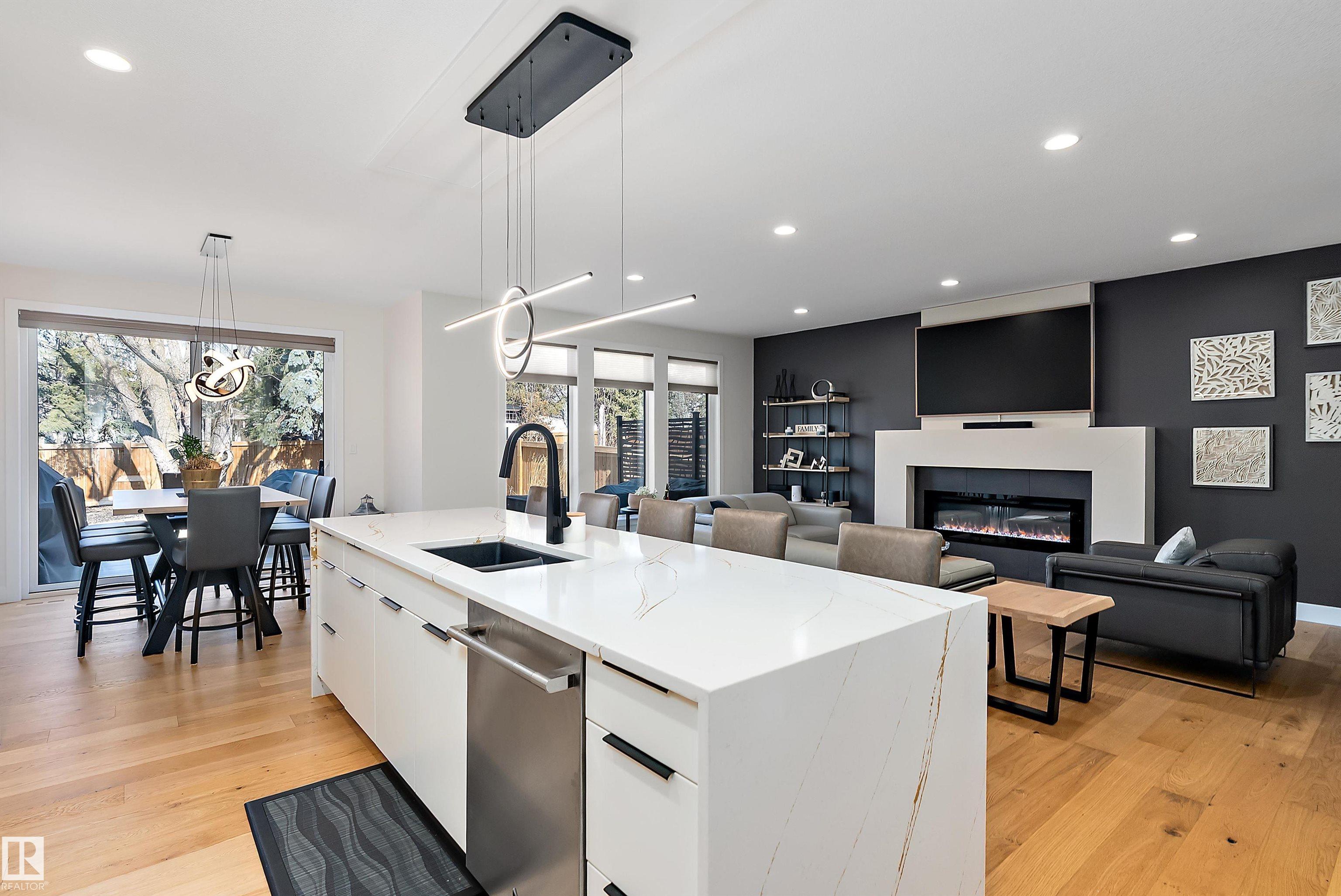 Photo 15 at 12518 39 Avenue NW, Aspen Gardens, Edmonton