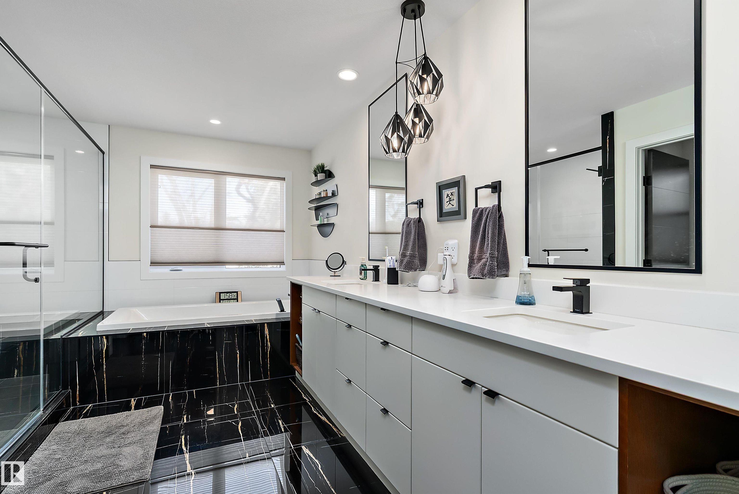 Photo 37 at 12518 39 Avenue NW, Aspen Gardens, Edmonton