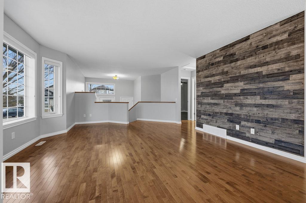 24 Sweetberry Cove, Suntree, Leduc