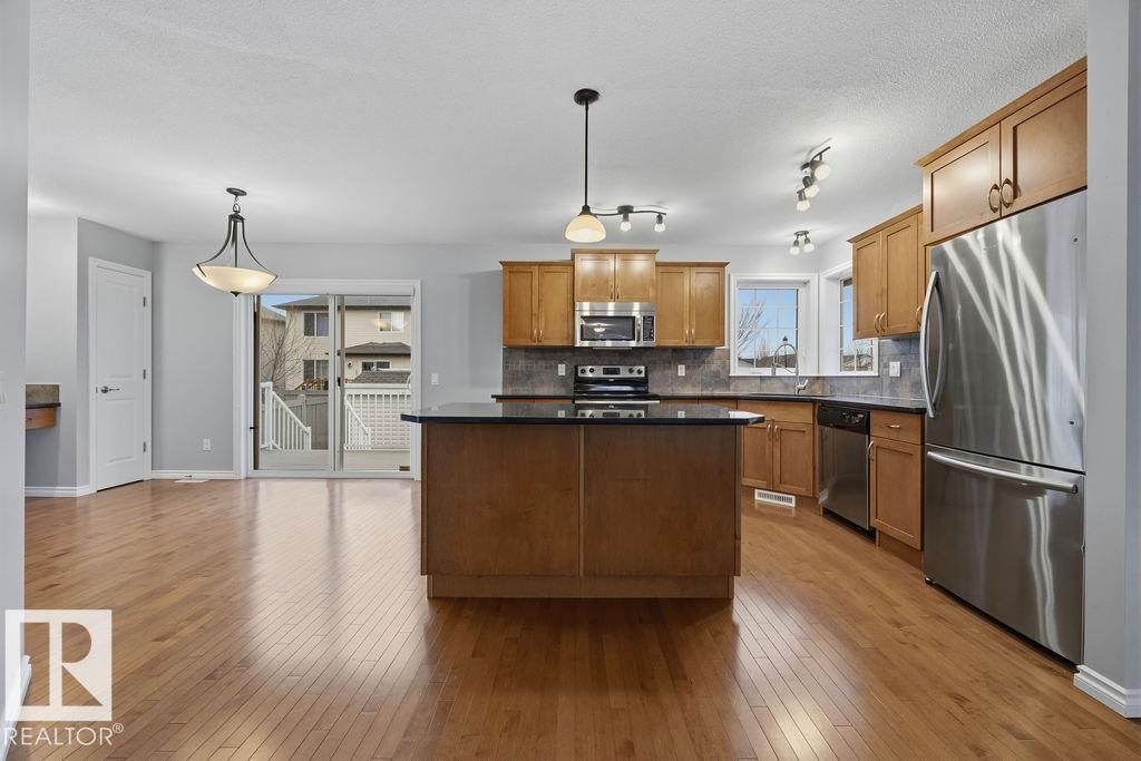 Photo 8 at 24 Sweetberry Cove, Suntree, Leduc