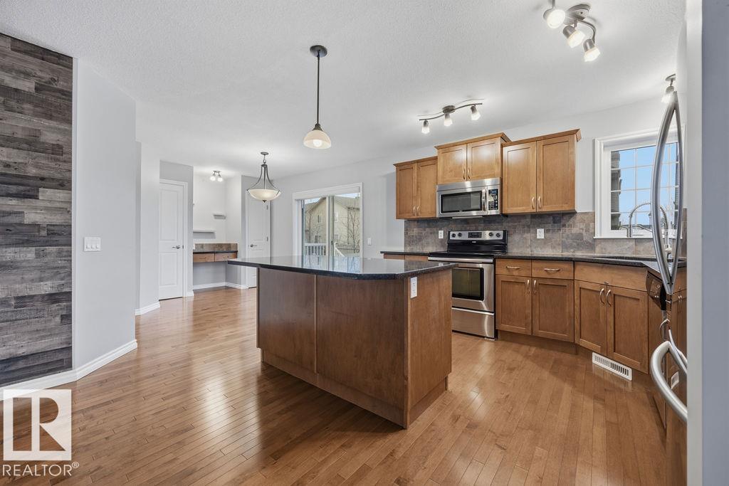 Photo 9 at 24 Sweetberry Cove, Suntree, Leduc