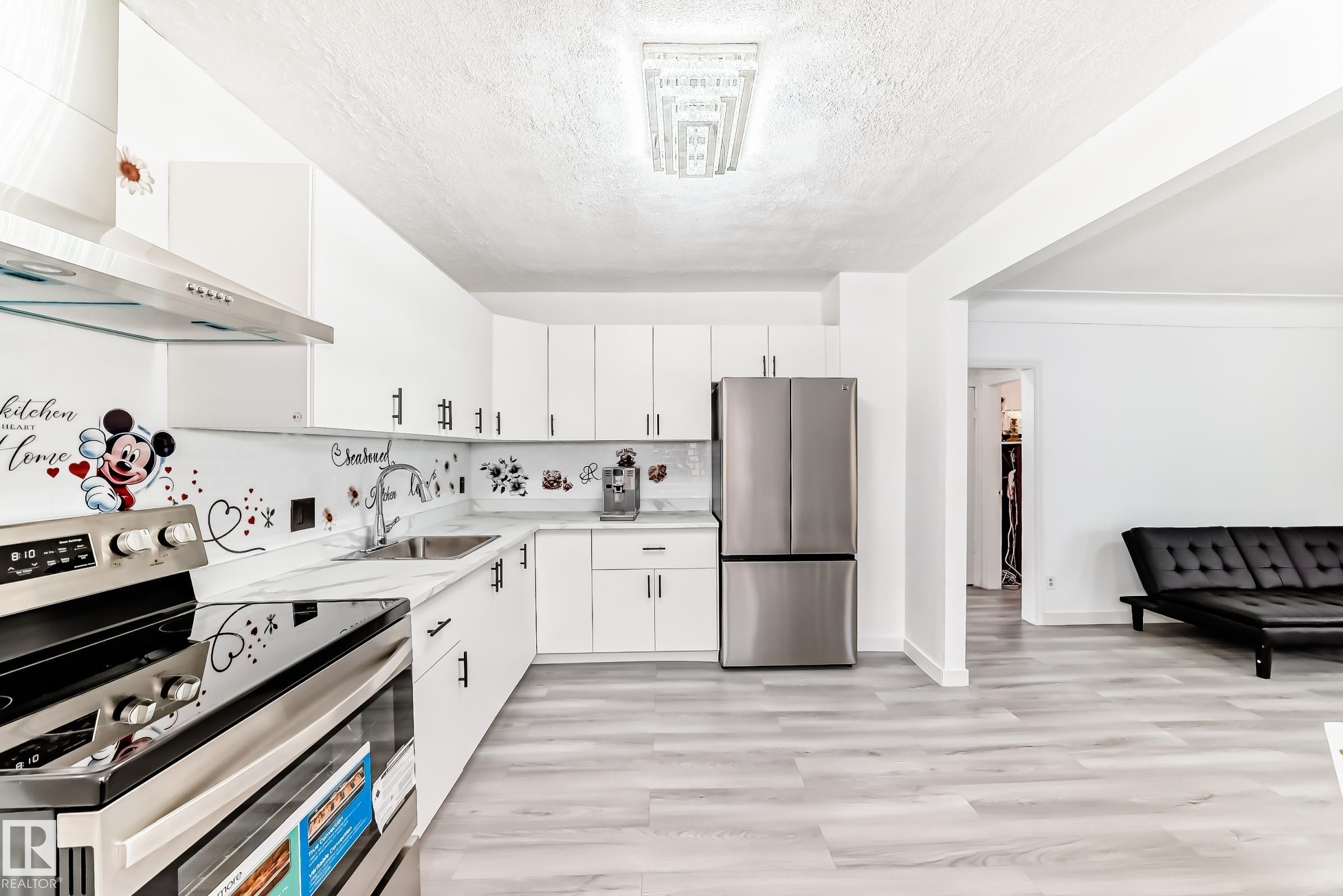 Photo 11 at 9221 110 Avenue NW, Mccauley, Edmonton