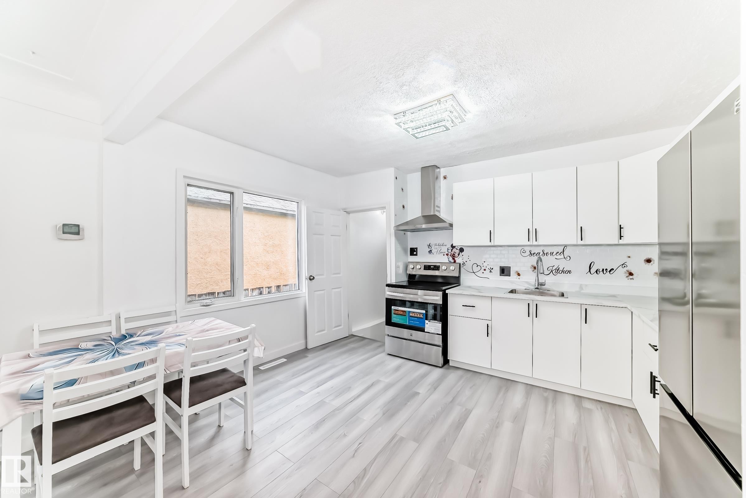 Photo 12 at 9221 110 Avenue NW, Mccauley, Edmonton