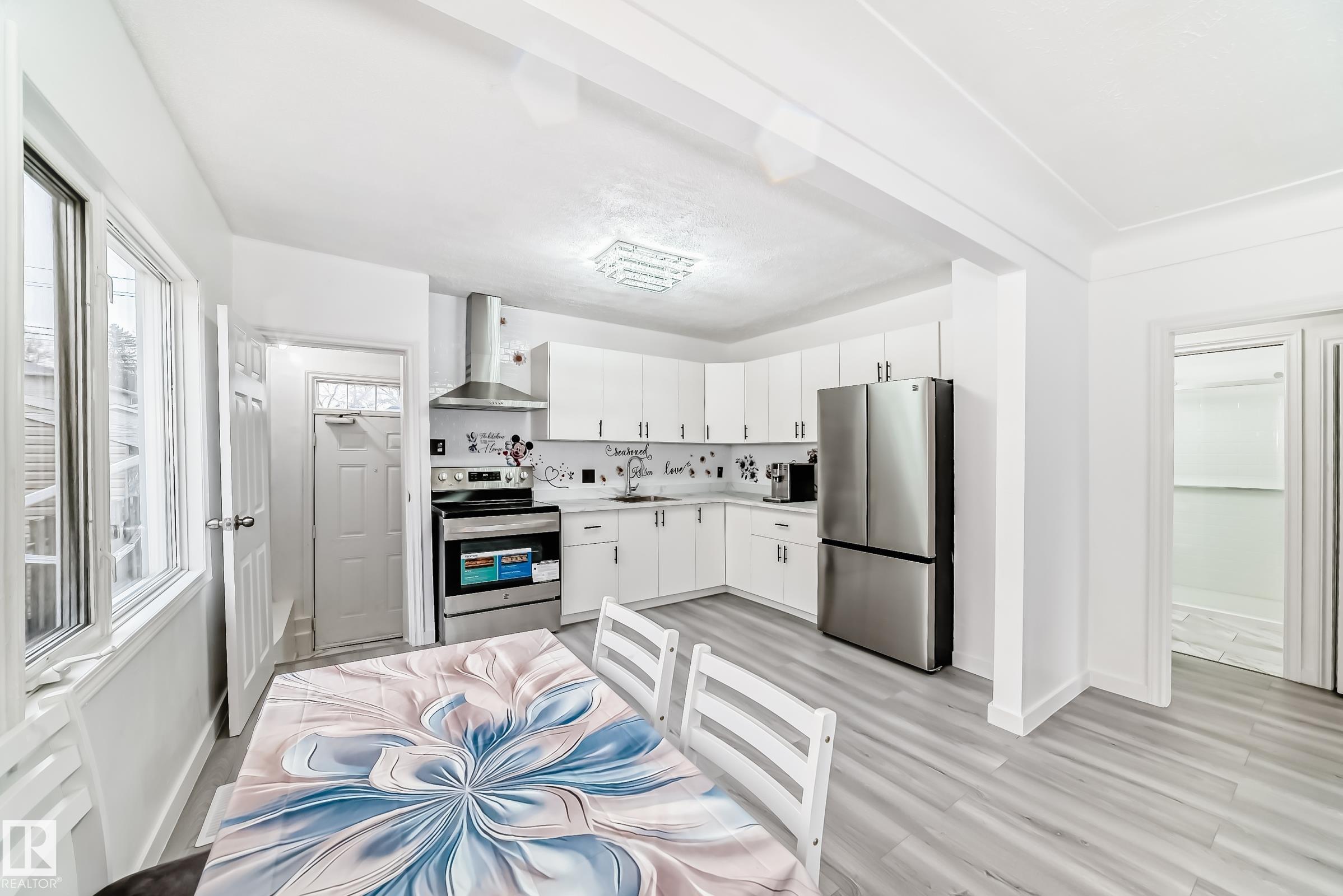 Photo 13 at 9221 110 Avenue NW, Mccauley, Edmonton