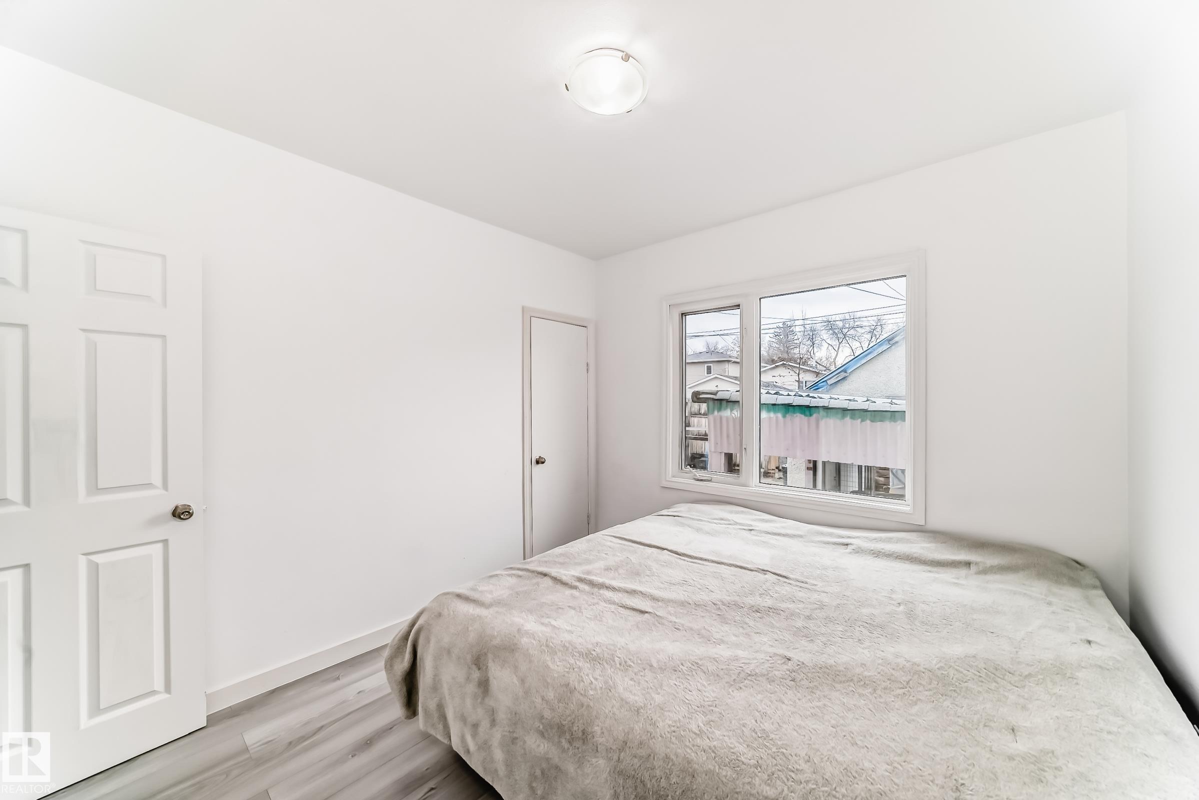 Photo 15 at 9221 110 Avenue NW, Mccauley, Edmonton