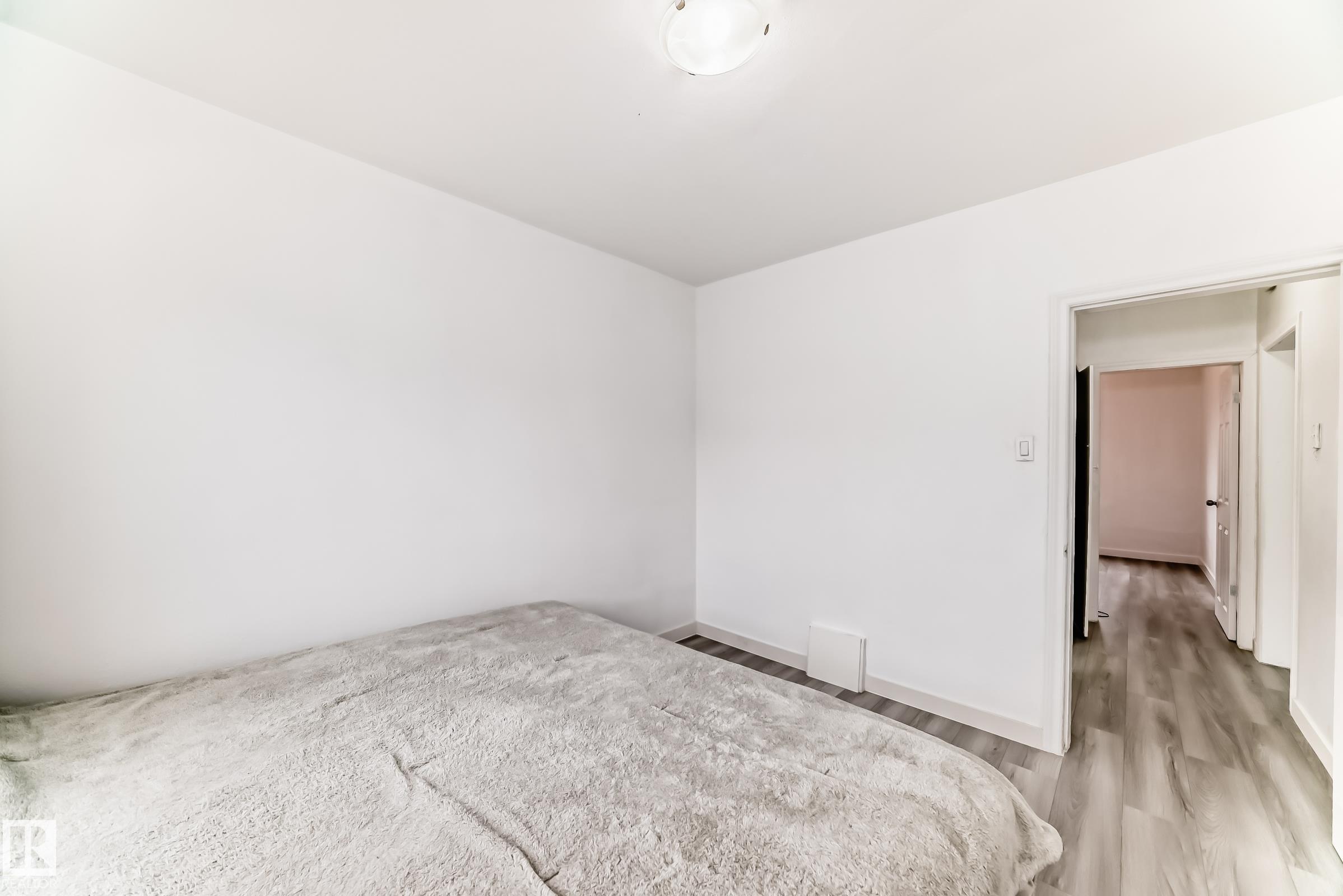 Photo 16 at 9221 110 Avenue NW, Mccauley, Edmonton