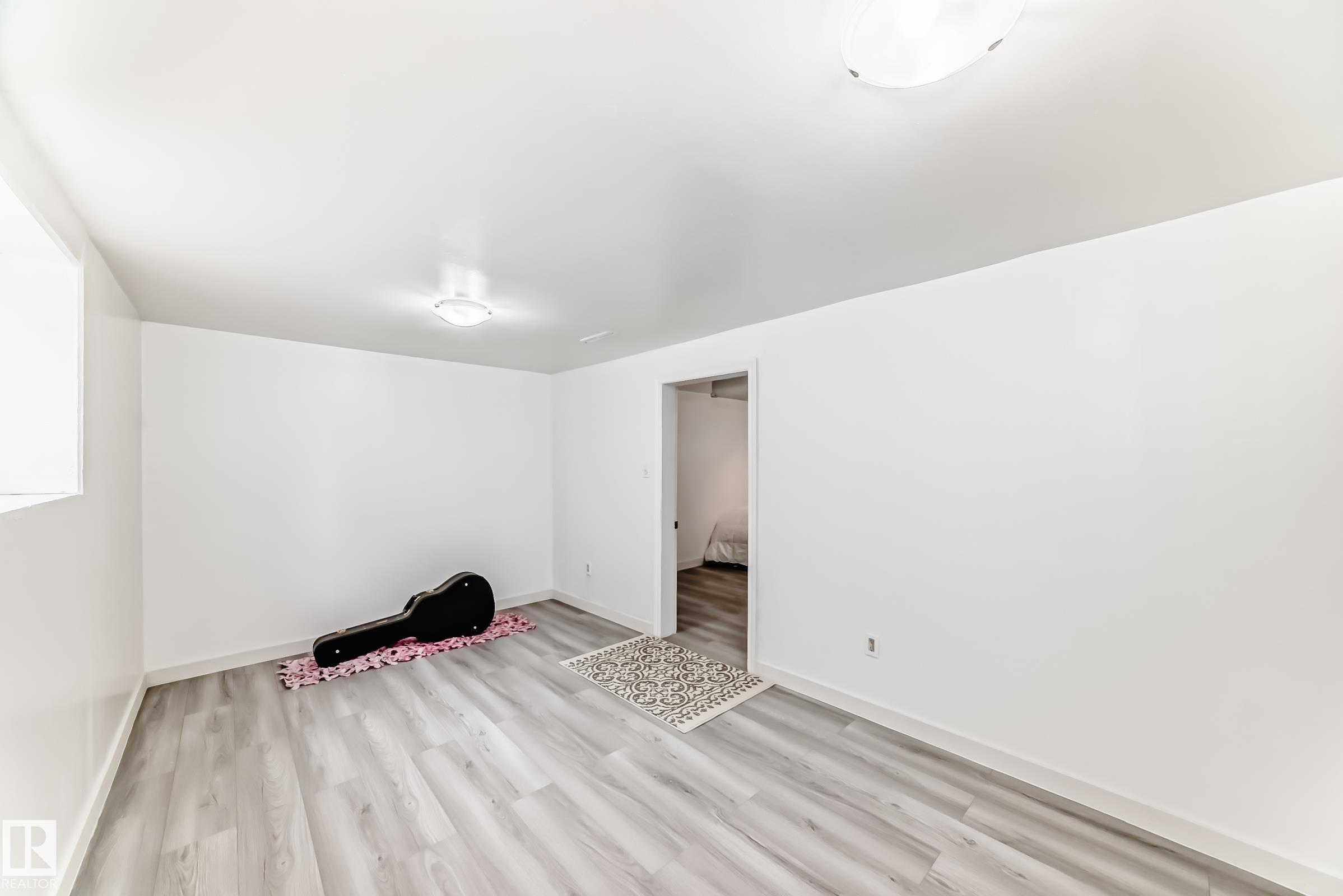 Photo 18 at 9221 110 Avenue NW, Mccauley, Edmonton