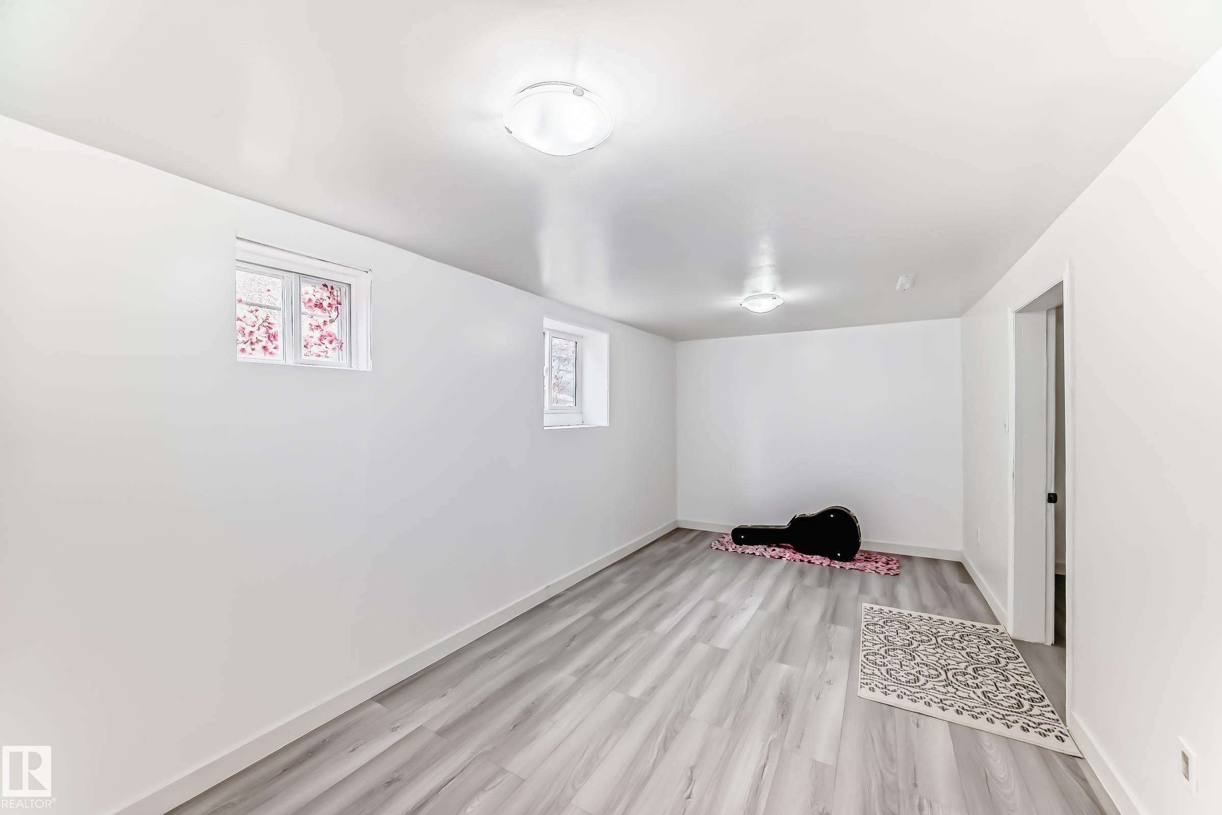 Photo 19 at 9221 110 Avenue NW, Mccauley, Edmonton