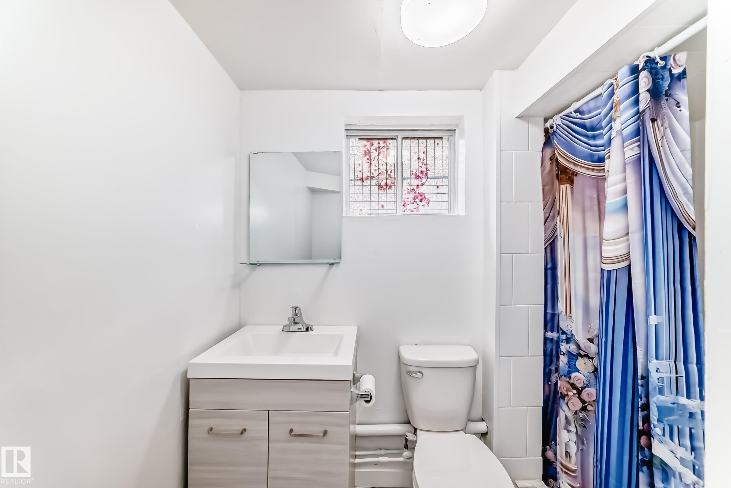 Photo 24 at 9221 110 Avenue NW, Mccauley, Edmonton