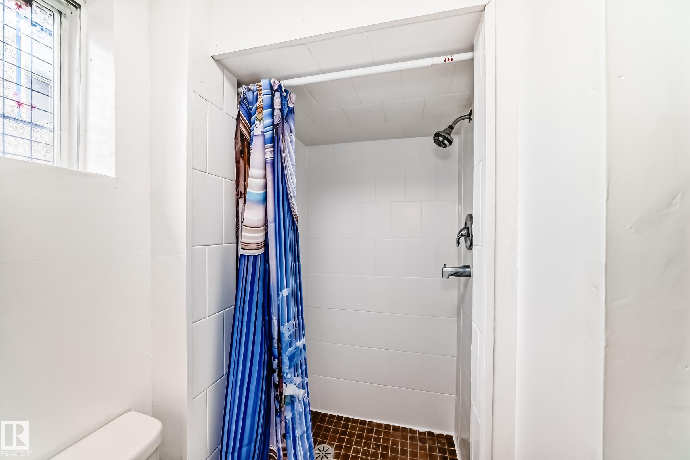 Photo 26 at 9221 110 Avenue NW, Mccauley, Edmonton