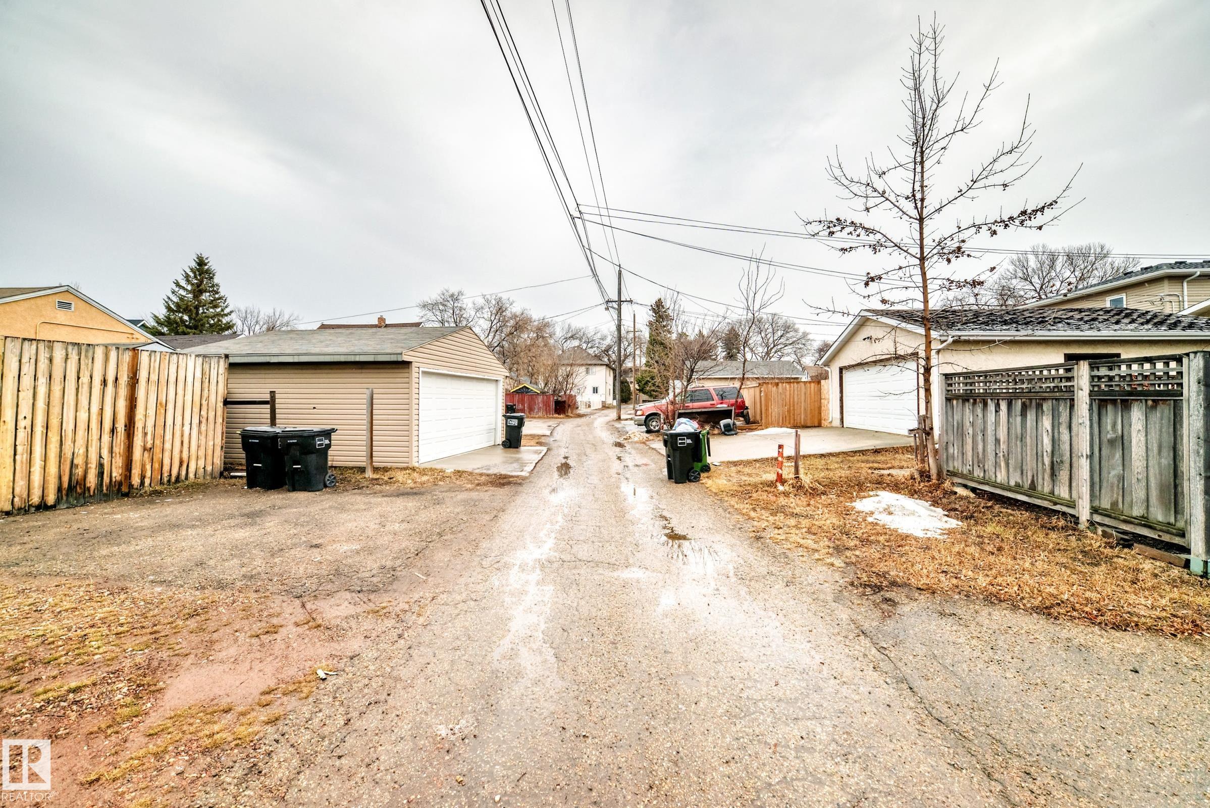 Photo 41 at 9221 110 Avenue NW, Mccauley, Edmonton