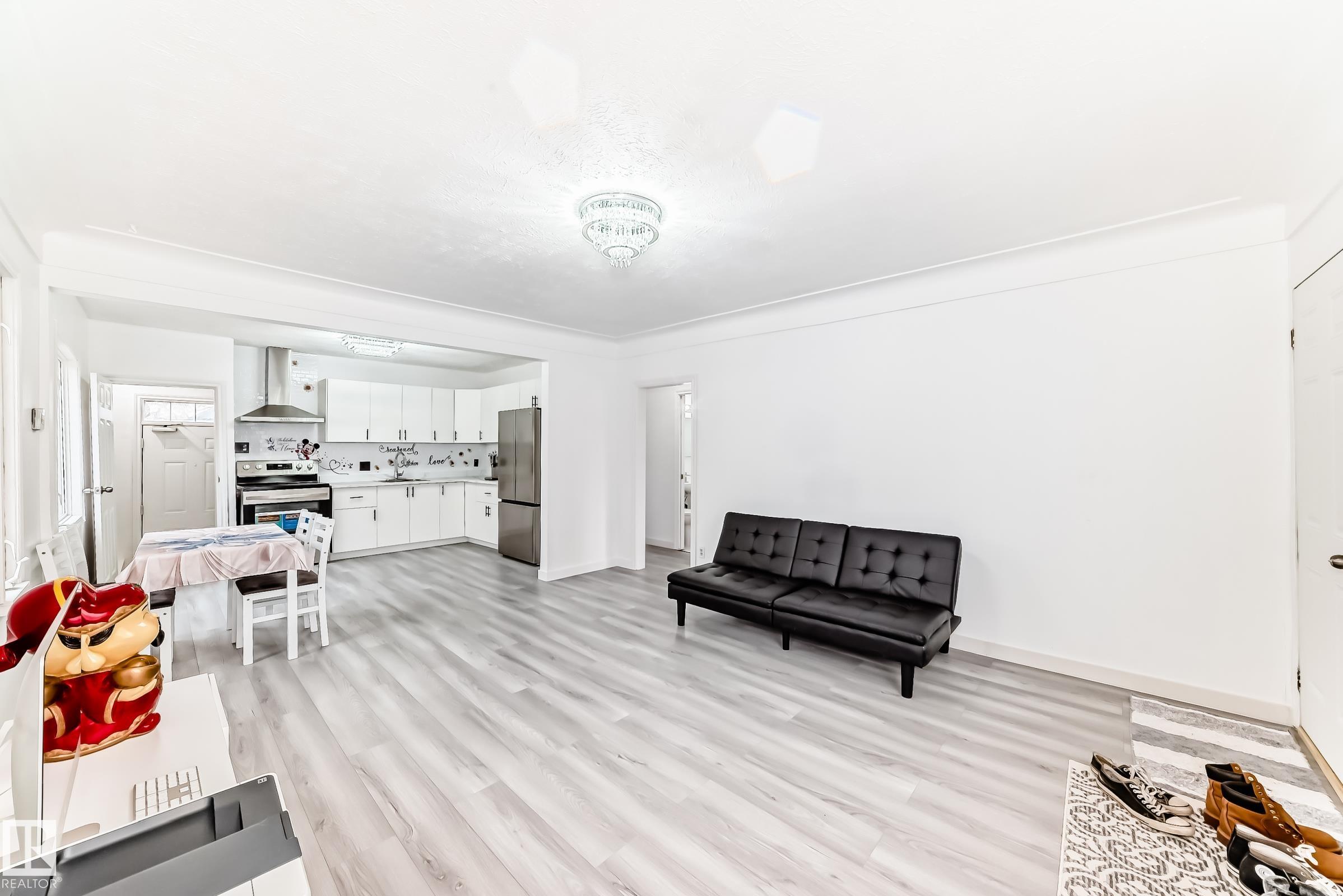 Photo 6 at 9221 110 Avenue NW, Mccauley, Edmonton