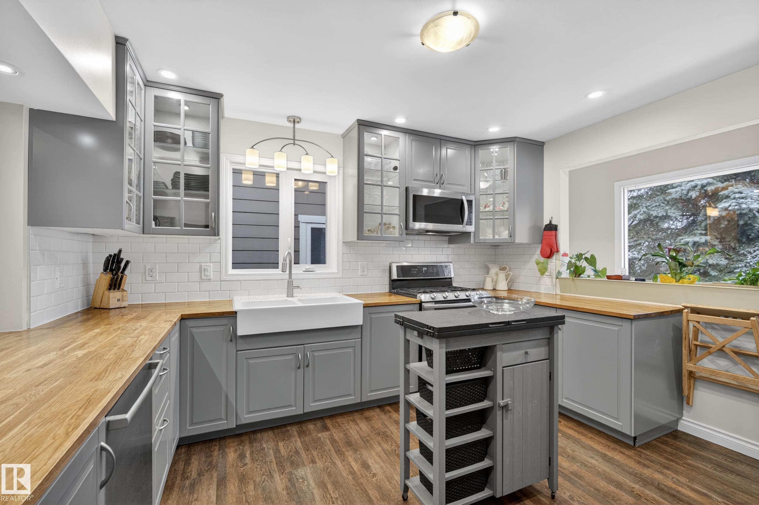 Photo 15 at 10328 76 Street NW, Forest Heights, Edmonton