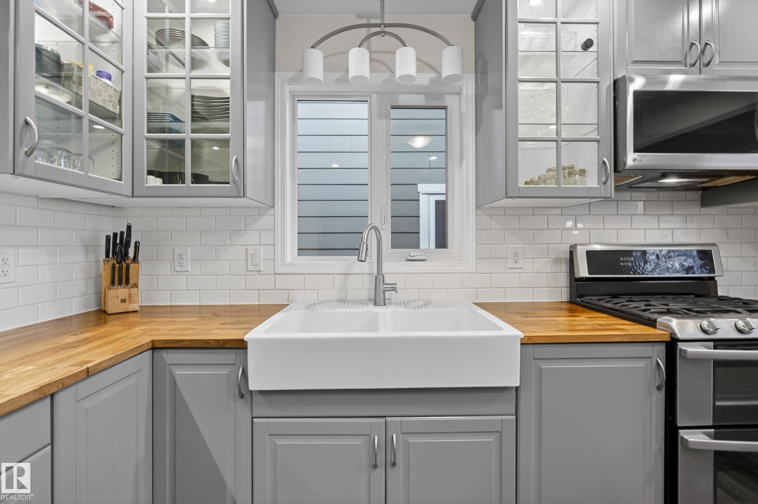 Photo 18 at 10328 76 Street NW, Forest Heights, Edmonton