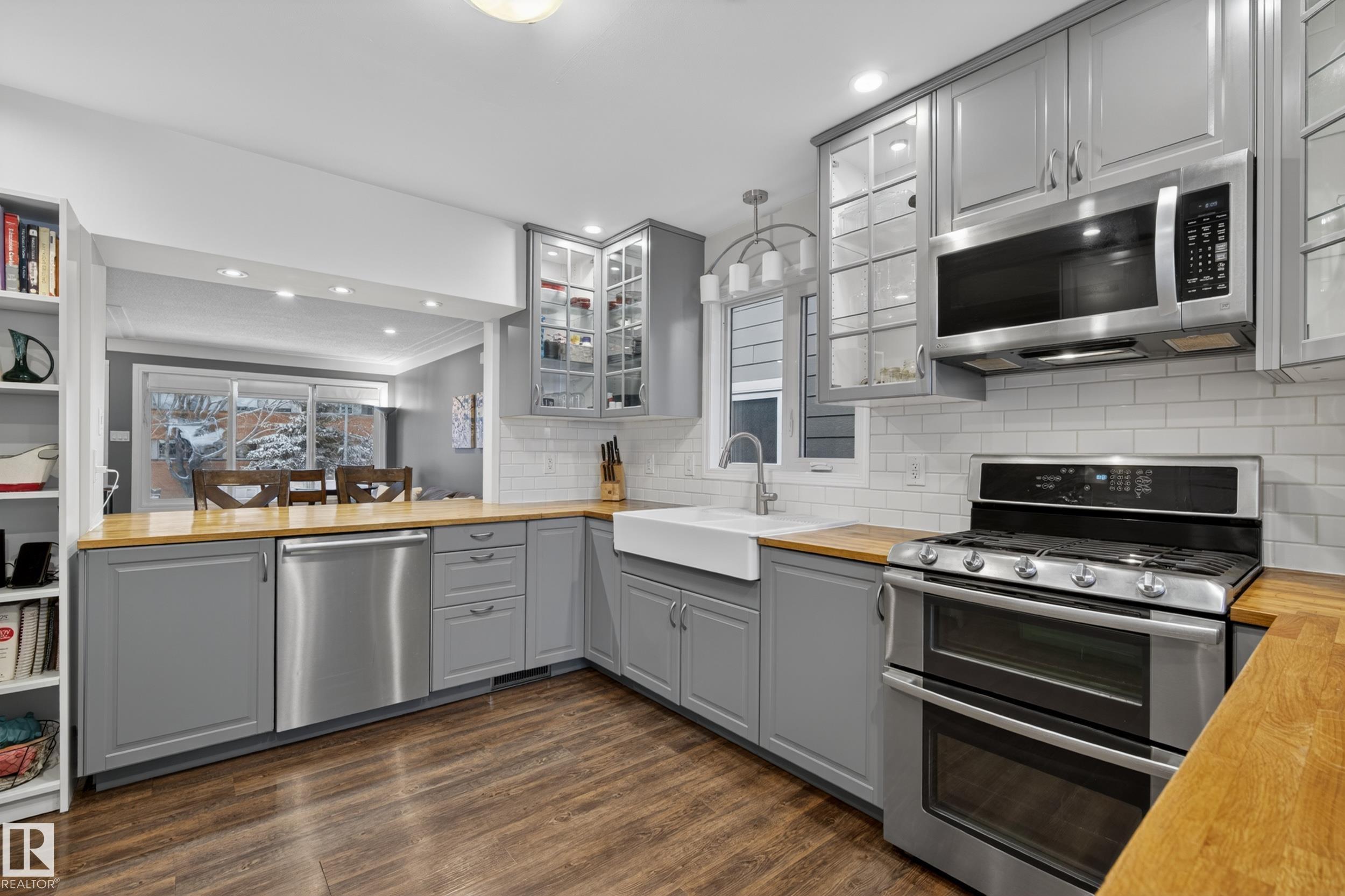 Photo 19 at 10328 76 Street NW, Forest Heights, Edmonton