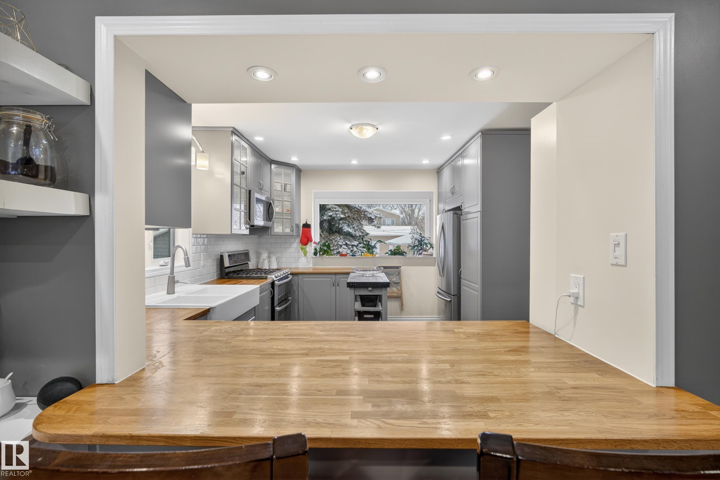 Photo 21 at 10328 76 Street NW, Forest Heights, Edmonton