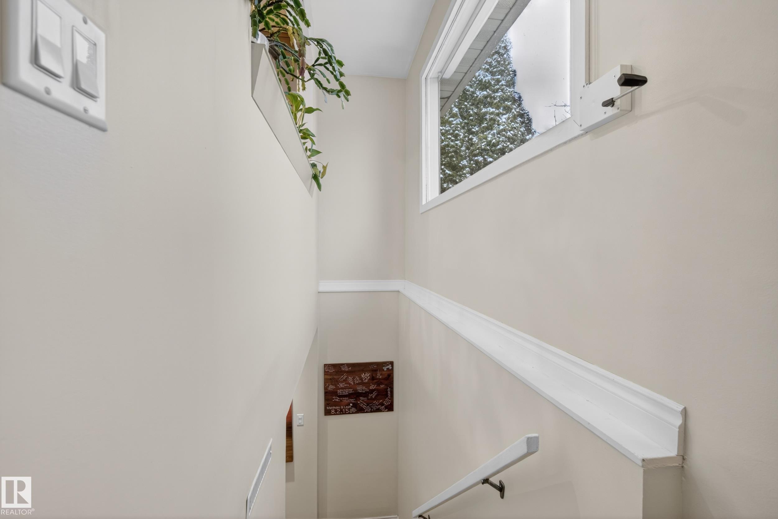 Photo 30 at 10328 76 Street NW, Forest Heights, Edmonton