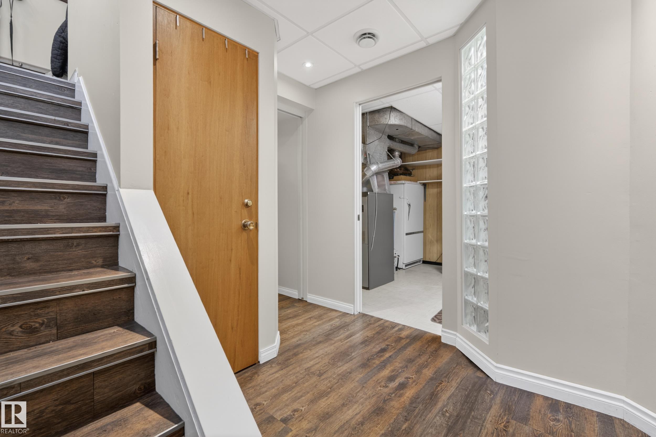 Photo 31 at 10328 76 Street NW, Forest Heights, Edmonton