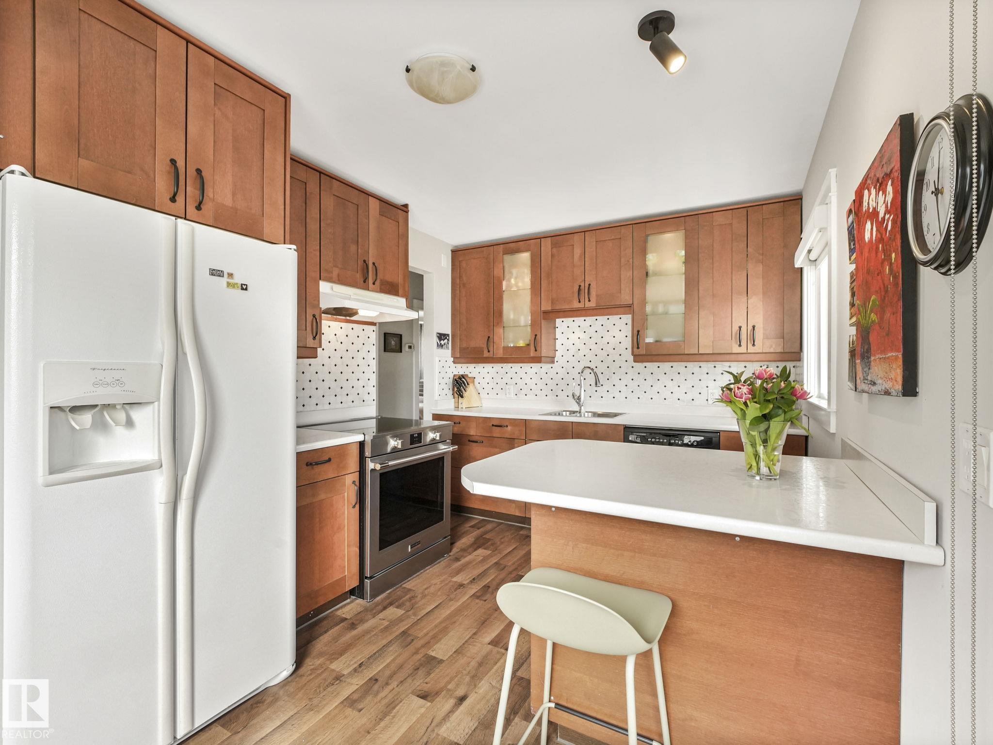 Photo 11 at 9615 159 Street NW, Glenwood, Edmonton