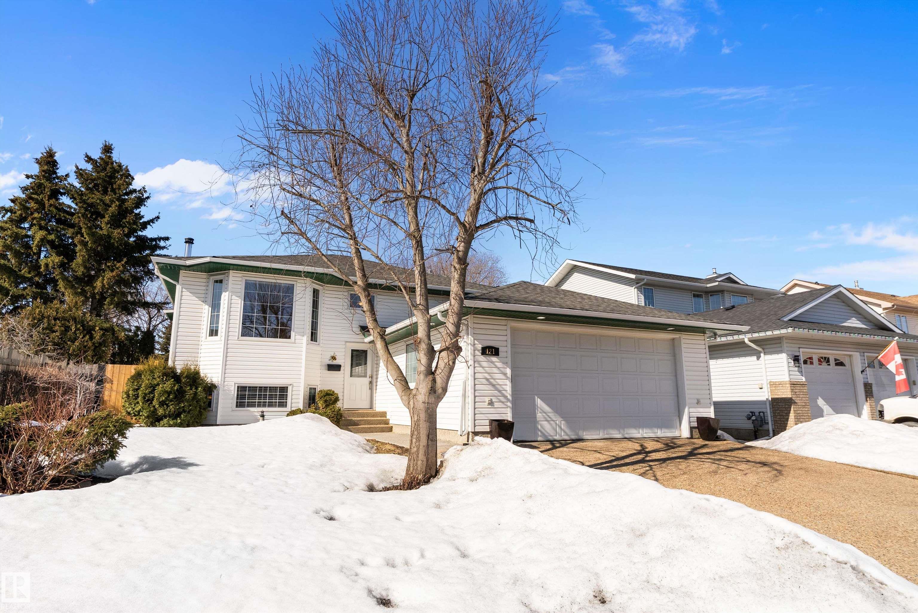 121 Dufferin Street, Deer Ridge, St. Albert