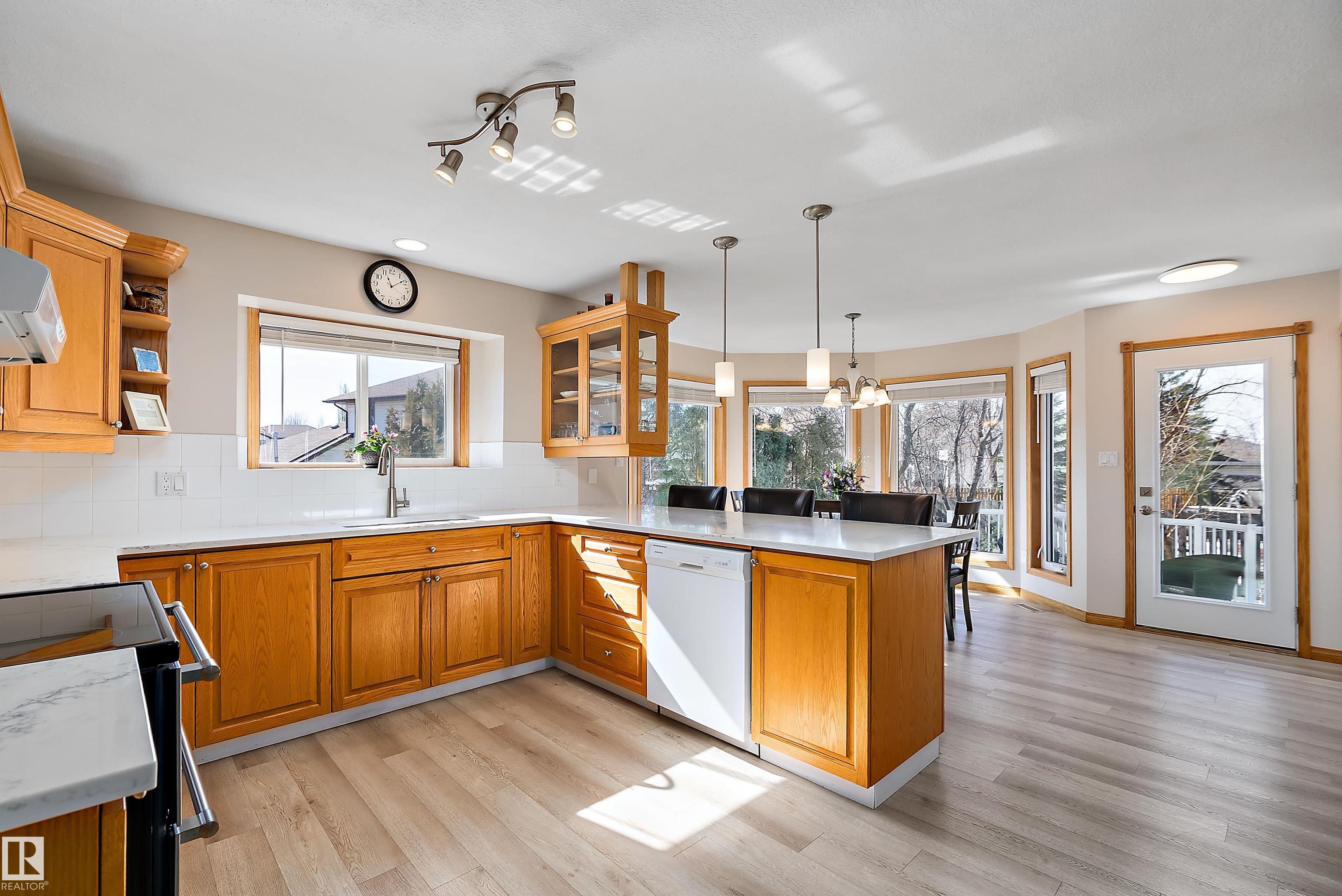 Photo 8 at 121 Dufferin Street, Deer Ridge, St. Albert