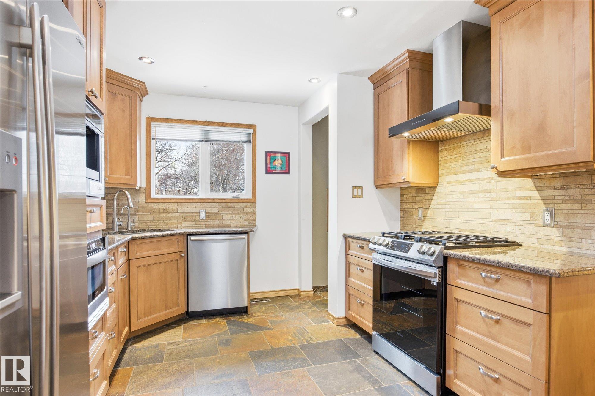 Photo 8 at 10222 73 Street NW, Terrace Heights, Edmonton