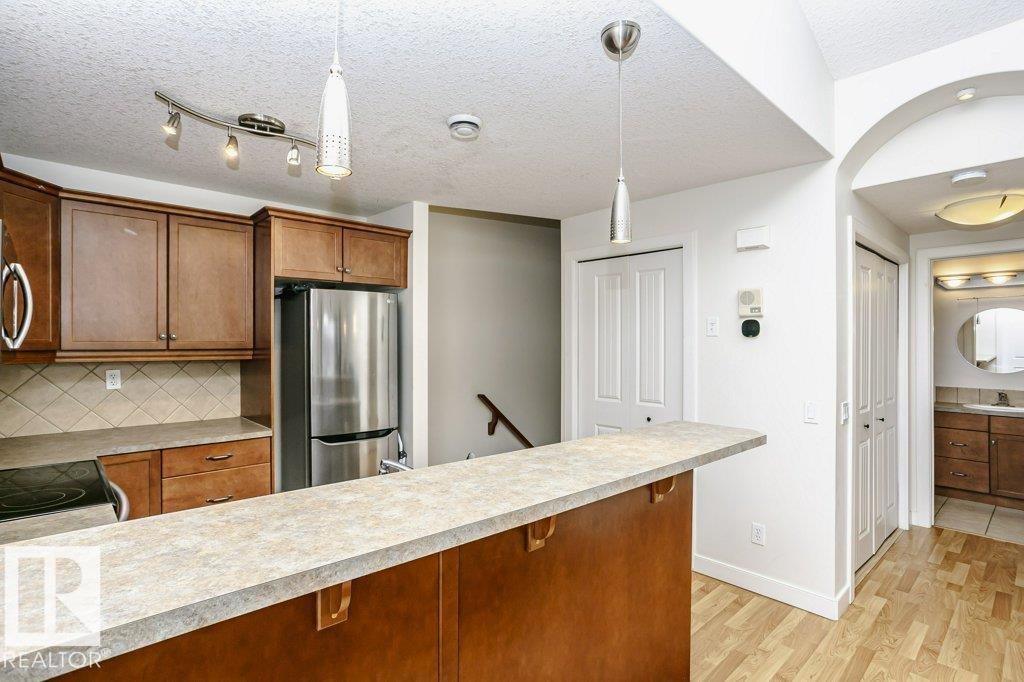 https://zimg.paragon.ice.com/ParagonImages/Property/PM/RAE/225395422/12/0/0/988a642fc99ef0ac59e7f45c675da938/1/9f0a7150567aaa52f49090aa8e91644a/225395422-2f21a04d-3843-47a8-9b81-d02a0b57a0b3.JPG