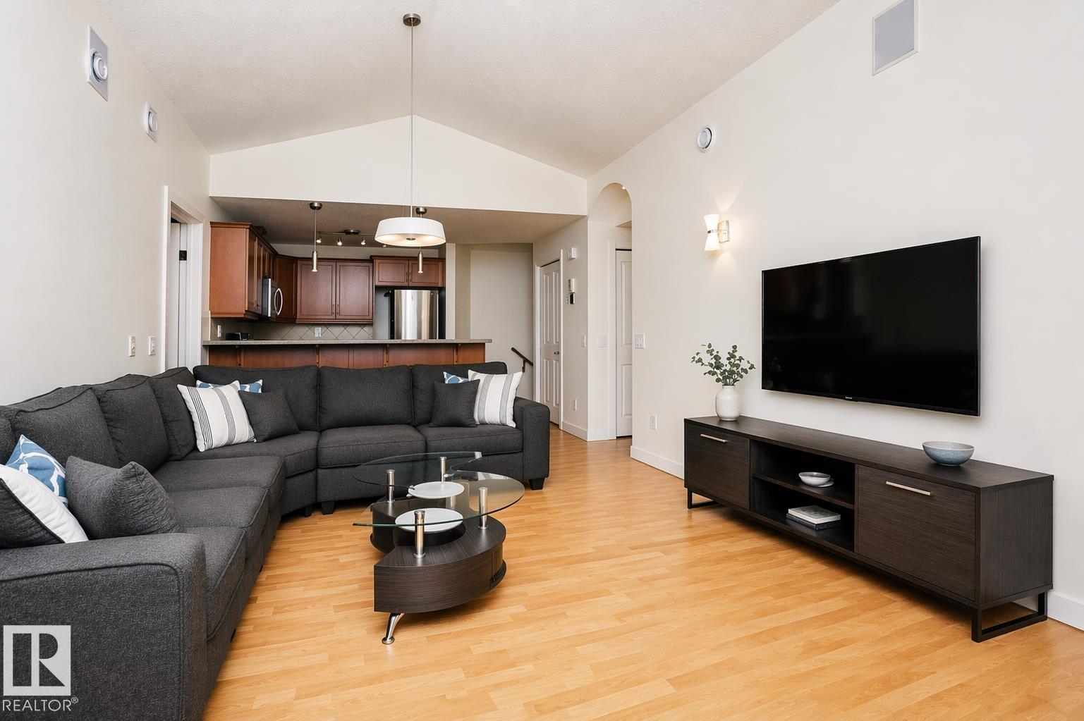 https://zimg.paragon.ice.com/ParagonImages/Property/PM/RAE/225395422/8/0/0/45f749e33cb49a8c601a60b457bd0d1b/1/9f0a7150567aaa52f49090aa8e91644a/225395422-bb3dd900-ebe1-4f67-a074-12f07f0adf6c.JPG