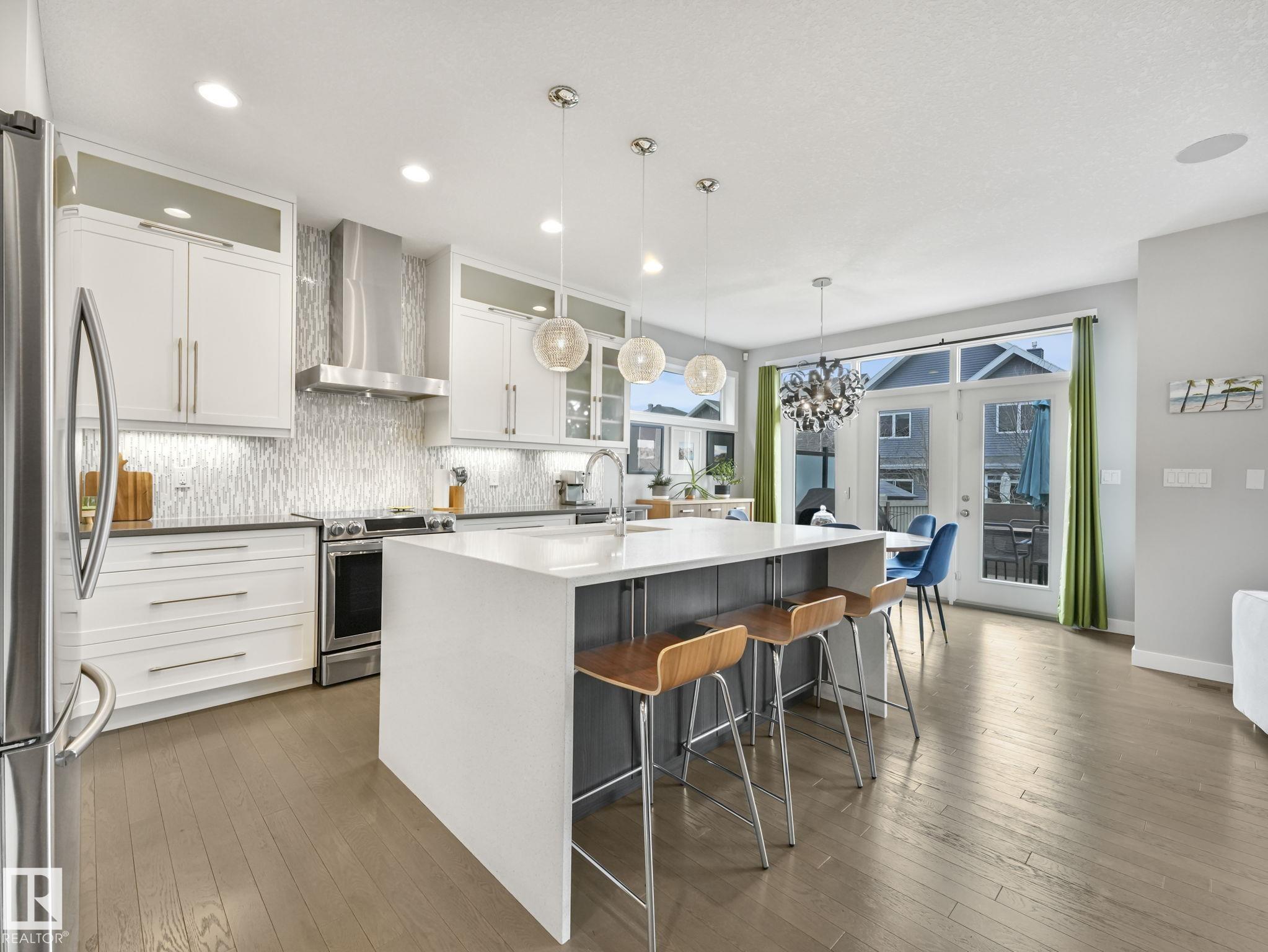 https://zimg.paragon.ice.com/ParagonImages/Property/PM/RAE/225395423/10/0/0/28628a53554669e39a1d8cfe16c7105d/1/c1c83cc48d2e1c427497c4fefa6479b9/225395423-d43f5fa3-a868-42f7-b3e5-ca4a05e77f0f.JPG