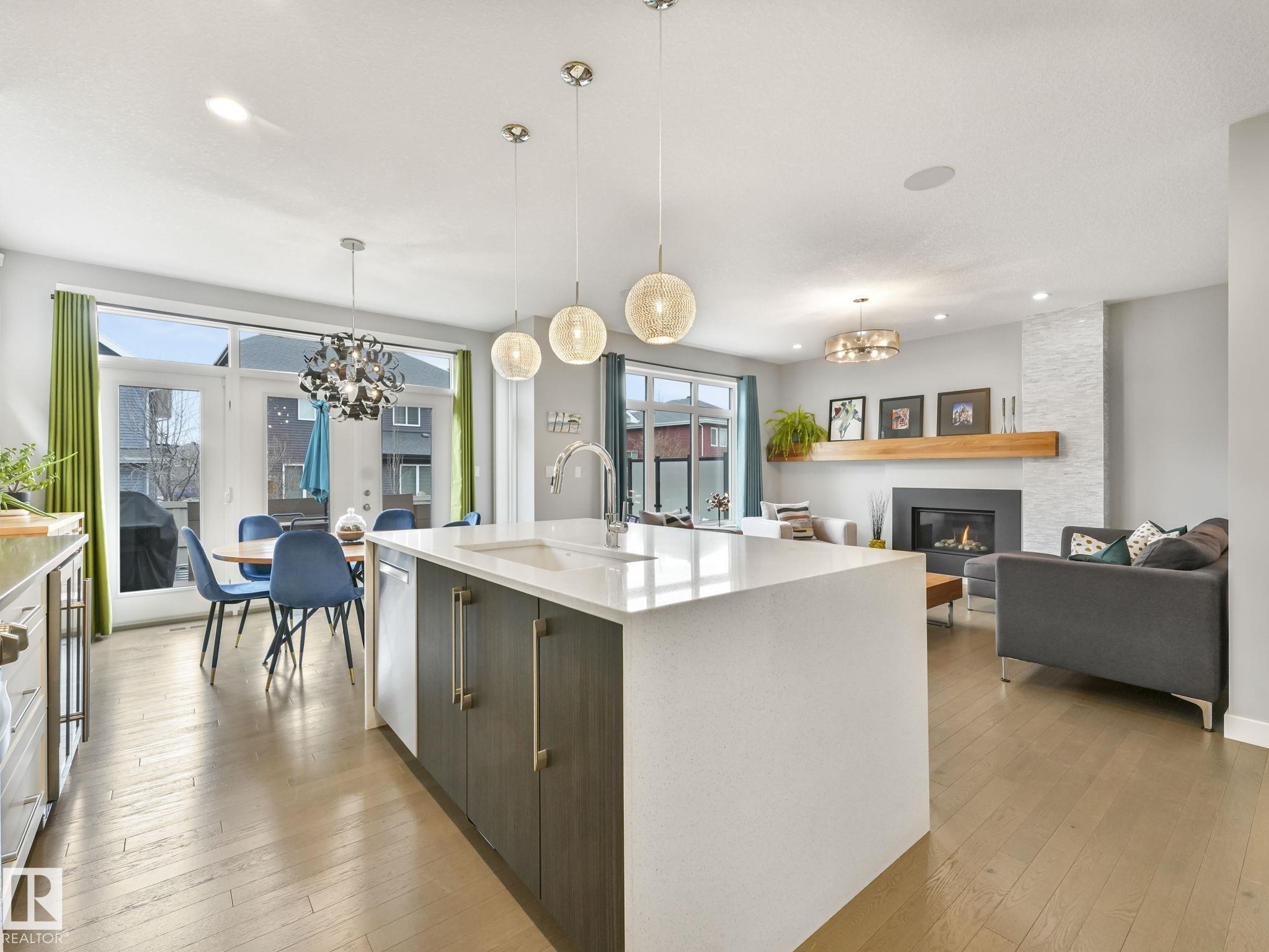 https://zimg.paragon.ice.com/ParagonImages/Property/PM/RAE/225395423/11/0/0/976fbdcf9a1656feef7b249b58a460cc/1/c1c83cc48d2e1c427497c4fefa6479b9/225395423-3b639361-30c9-4917-8f1a-ae76a7ef222e.JPG