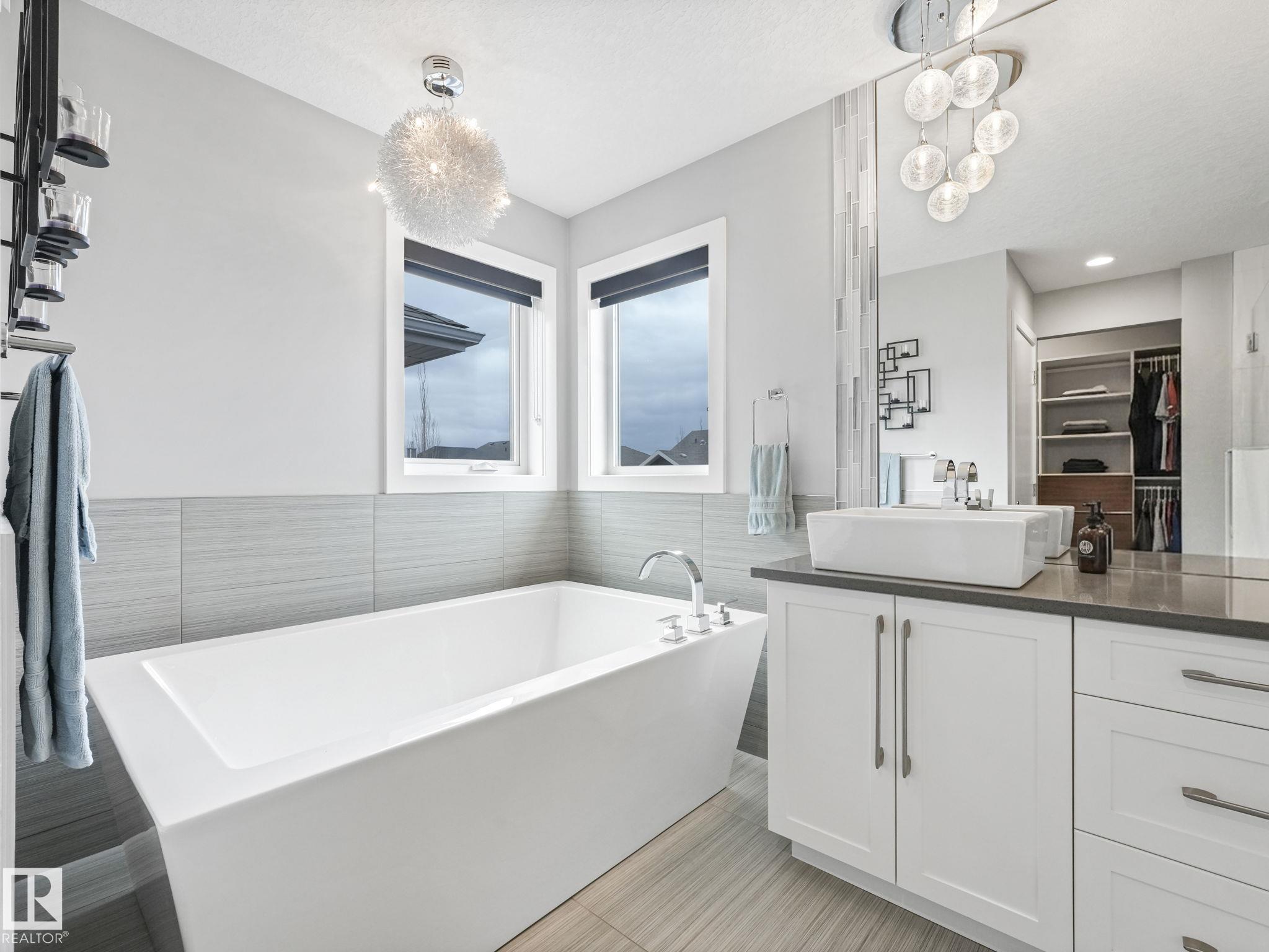 https://zimg.paragon.ice.com/ParagonImages/Property/PM/RAE/225395423/50/0/0/44c286080795aa71fb2c2b3a350df457/1/c1c83cc48d2e1c427497c4fefa6479b9/225395423-d231315e-f531-4482-8083-b1bd17249cac.JPG