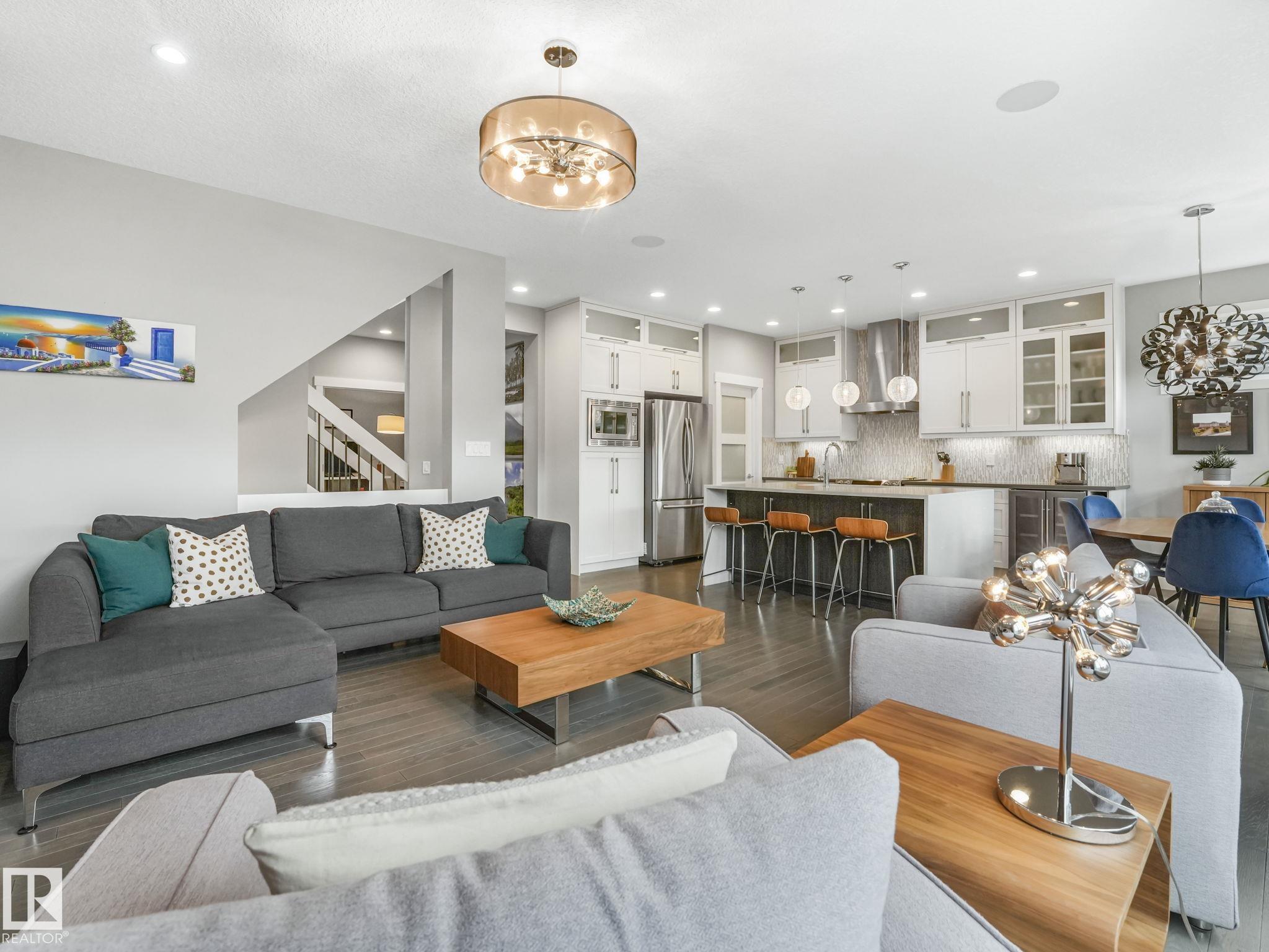 https://zimg.paragon.ice.com/ParagonImages/Property/PM/RAE/225395423/9/0/0/5f72603424c055b76af1ef3e9137c040/1/c1c83cc48d2e1c427497c4fefa6479b9/225395423-a0be7614-1567-4c92-8931-cede30a310ce.JPG