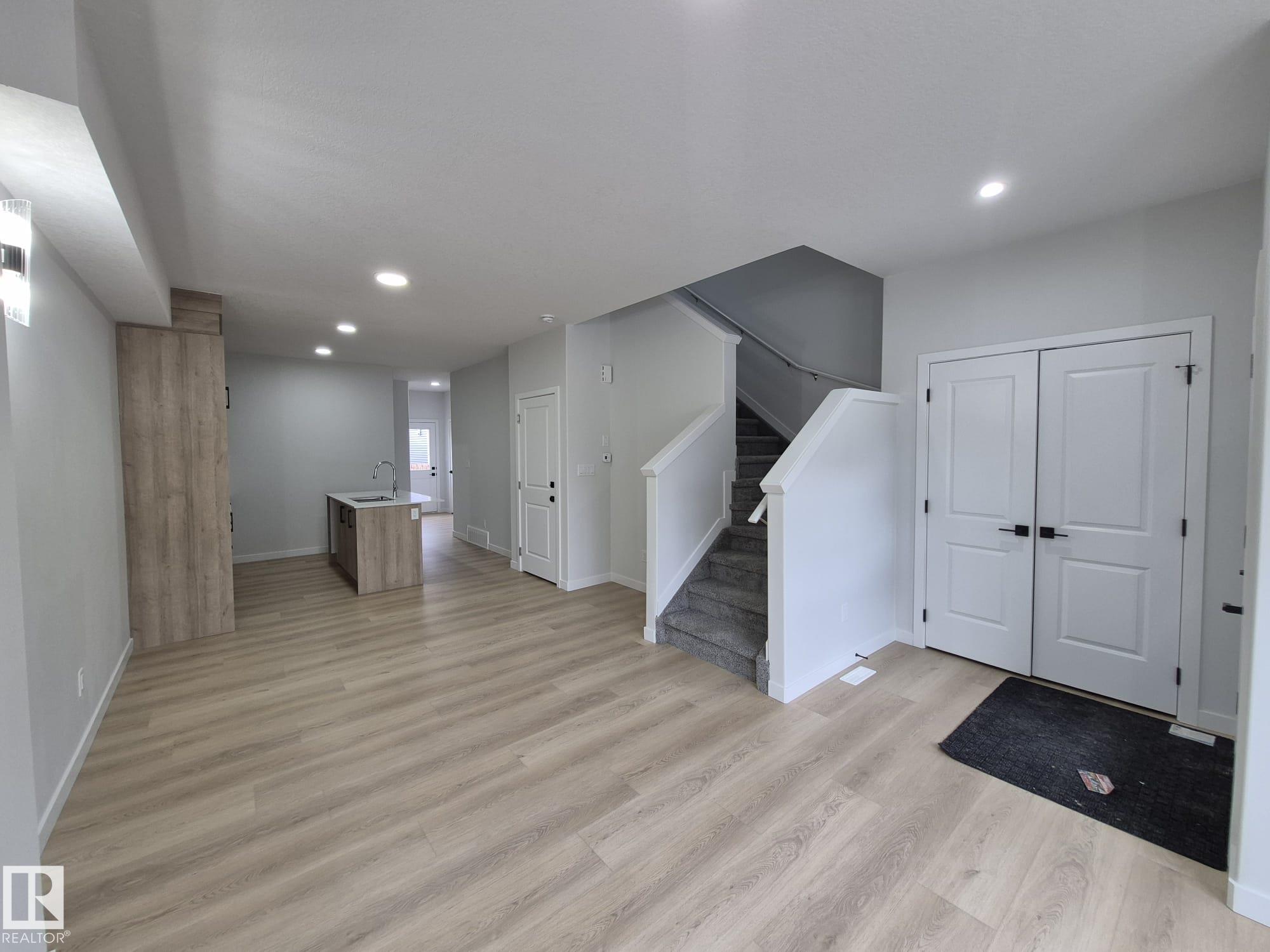 6379 King Wynd SW, Keswick, Edmonton