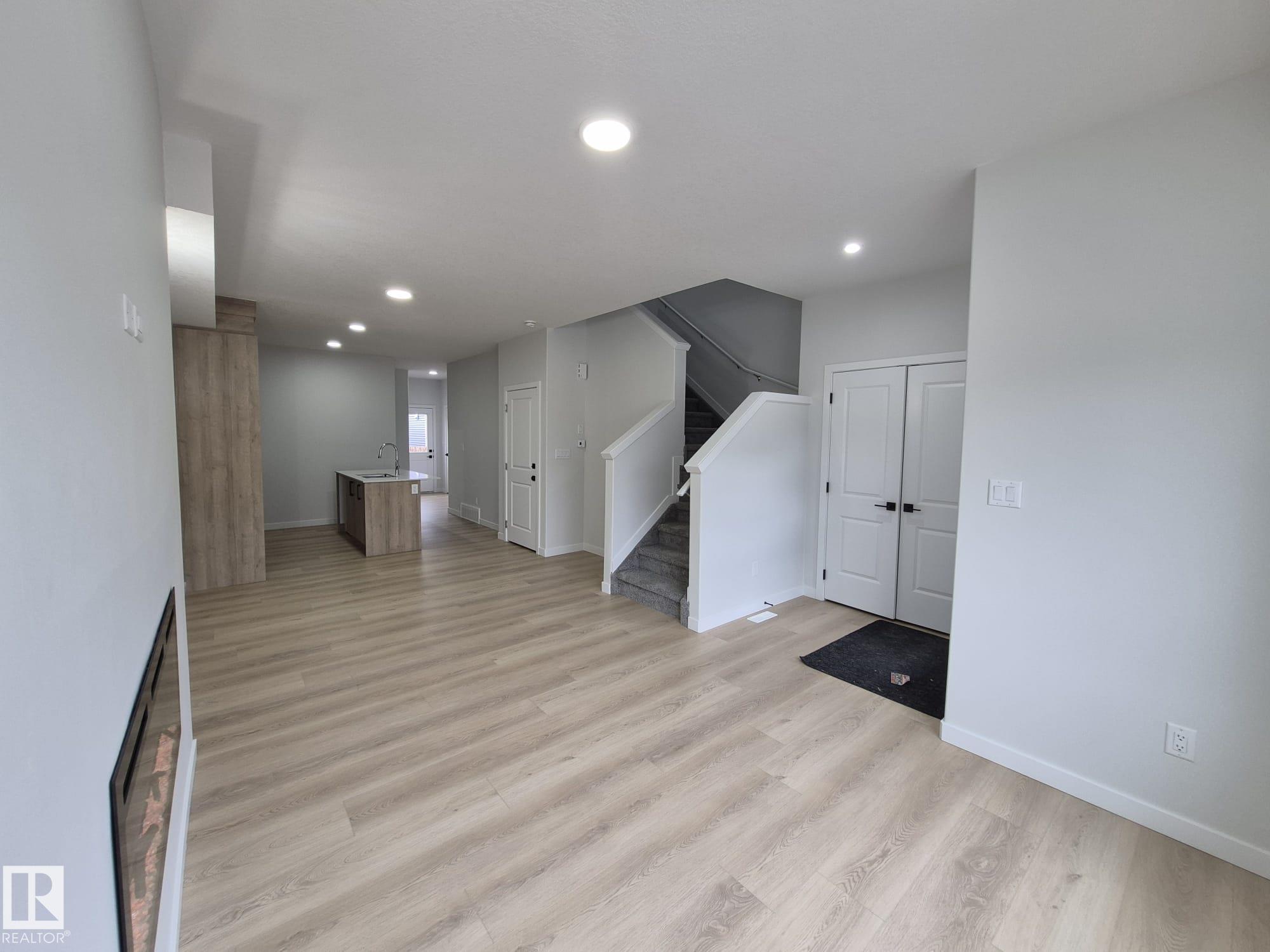 6379 King Wynd SW, Keswick, Edmonton