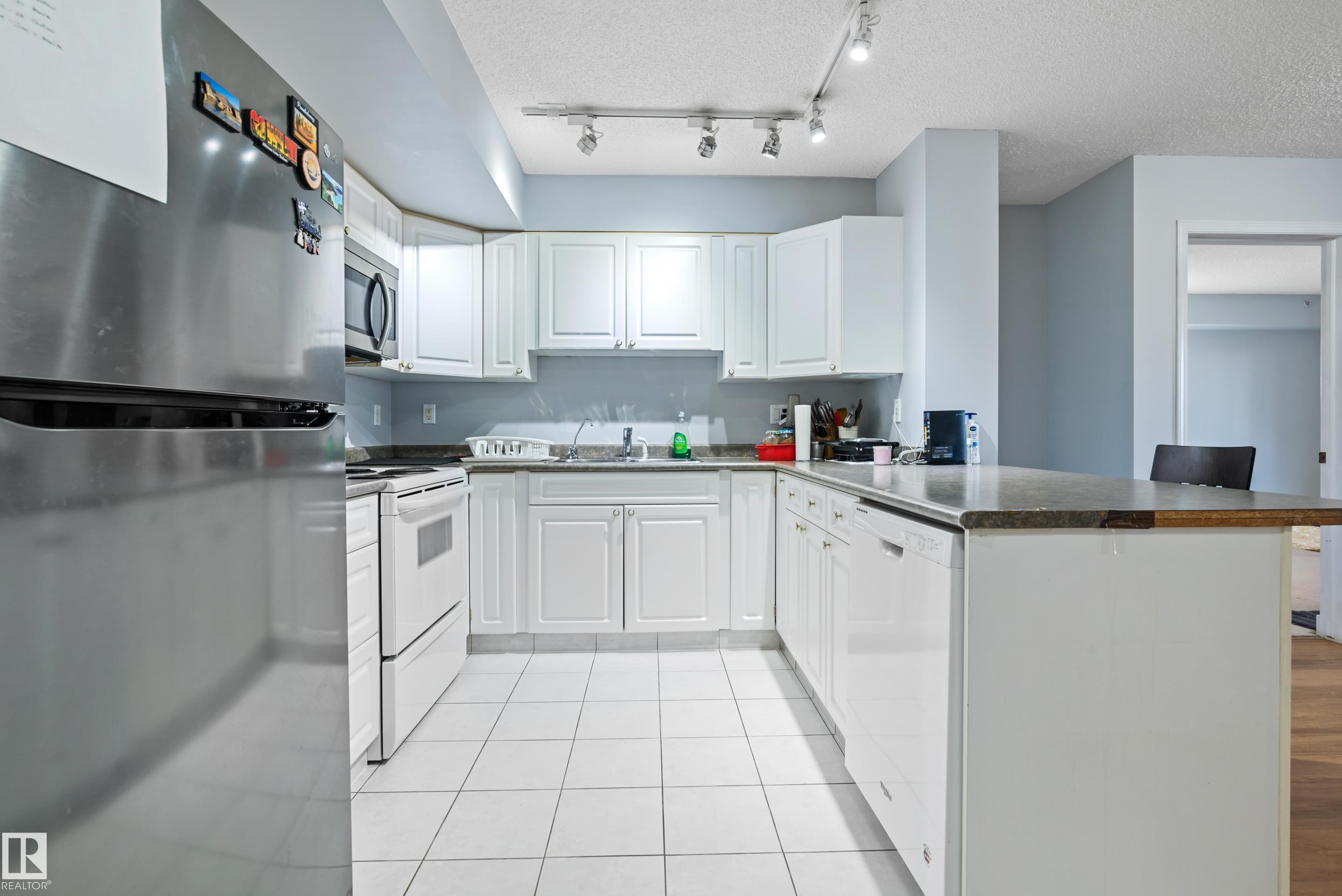 Photo 12 at 1102 - 10909 103 Avenue NW, Downtown, Edmonton