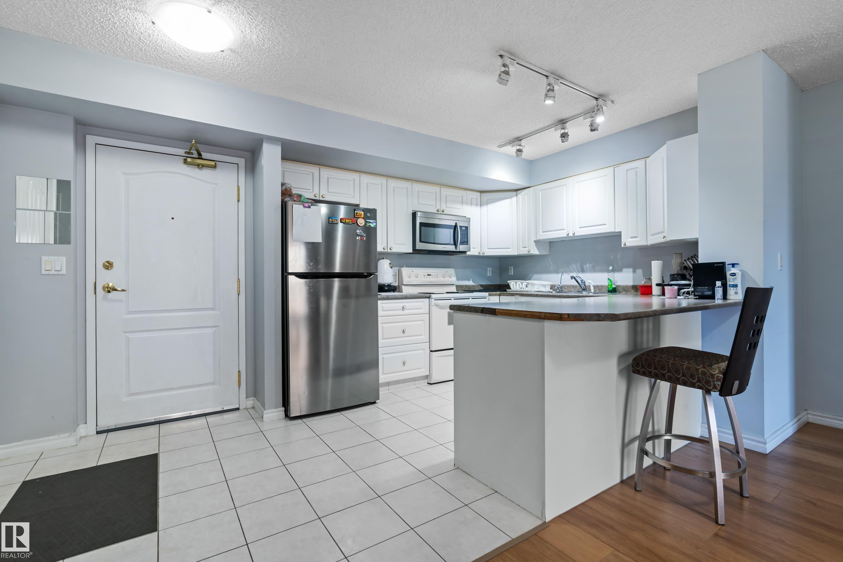 Photo 13 at 1102 - 10909 103 Avenue NW, Downtown, Edmonton