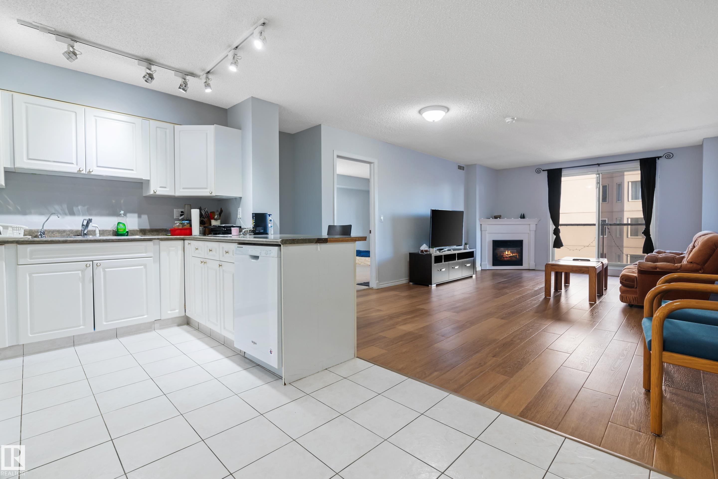 Photo 10 at 1102 - 10909 103 Avenue NW, Downtown, Edmonton