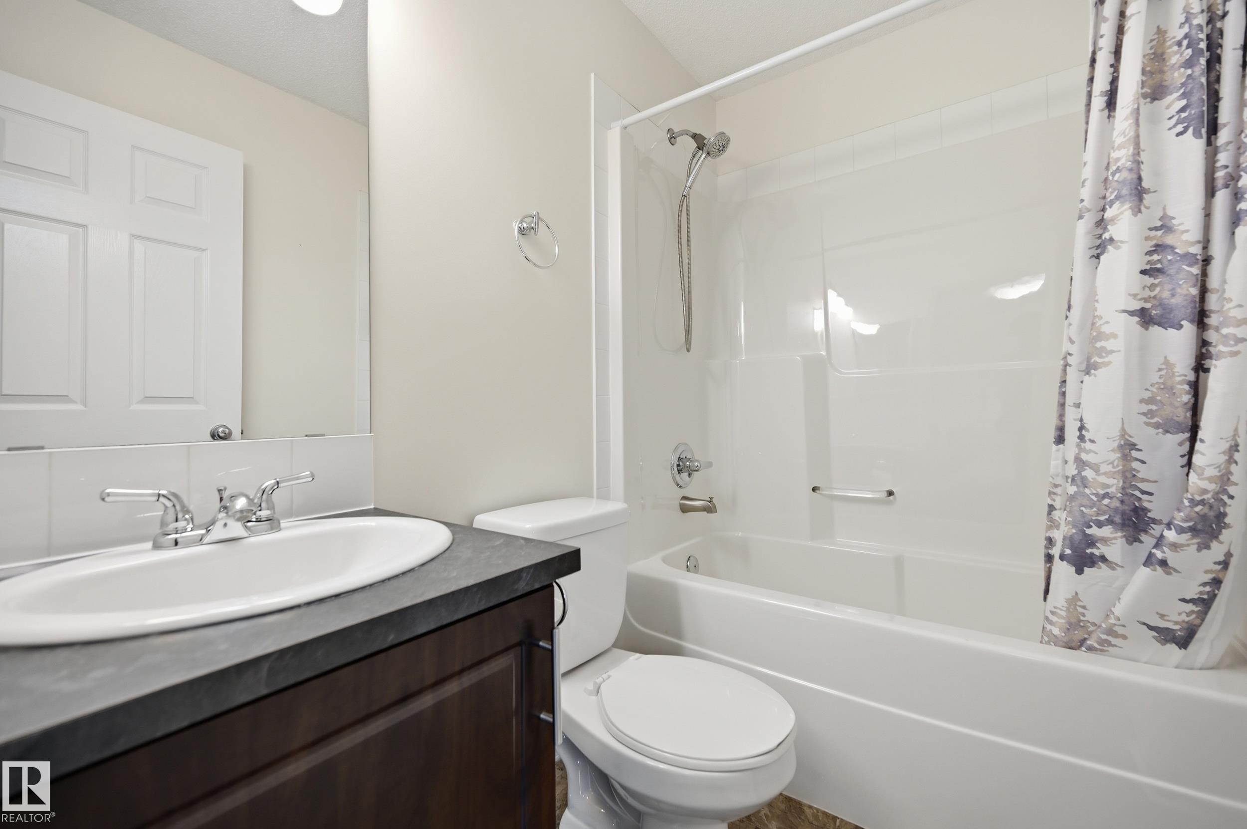 Photo 13 at 14 Vivian Way, Spruce Village, Spruce Grove