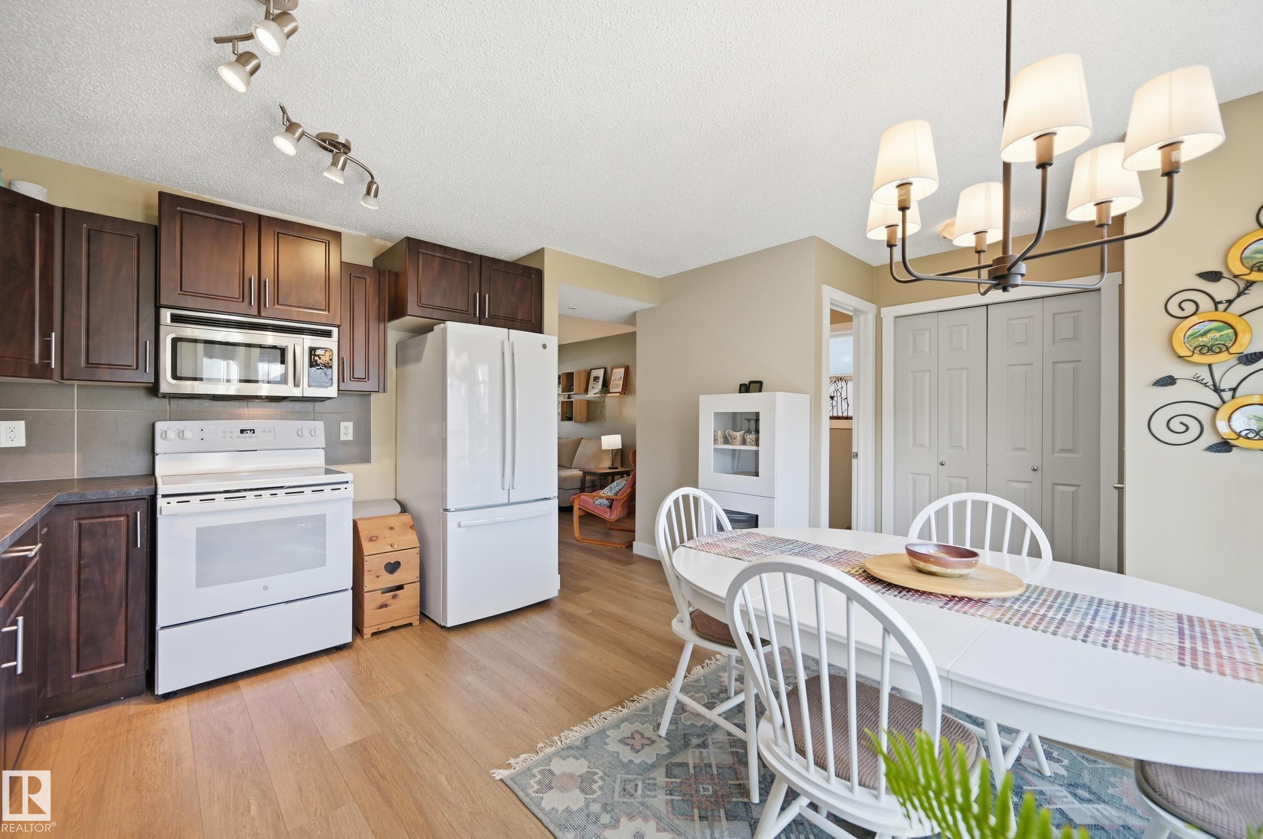 Photo 7 at 14 Vivian Way, Spruce Village, Spruce Grove