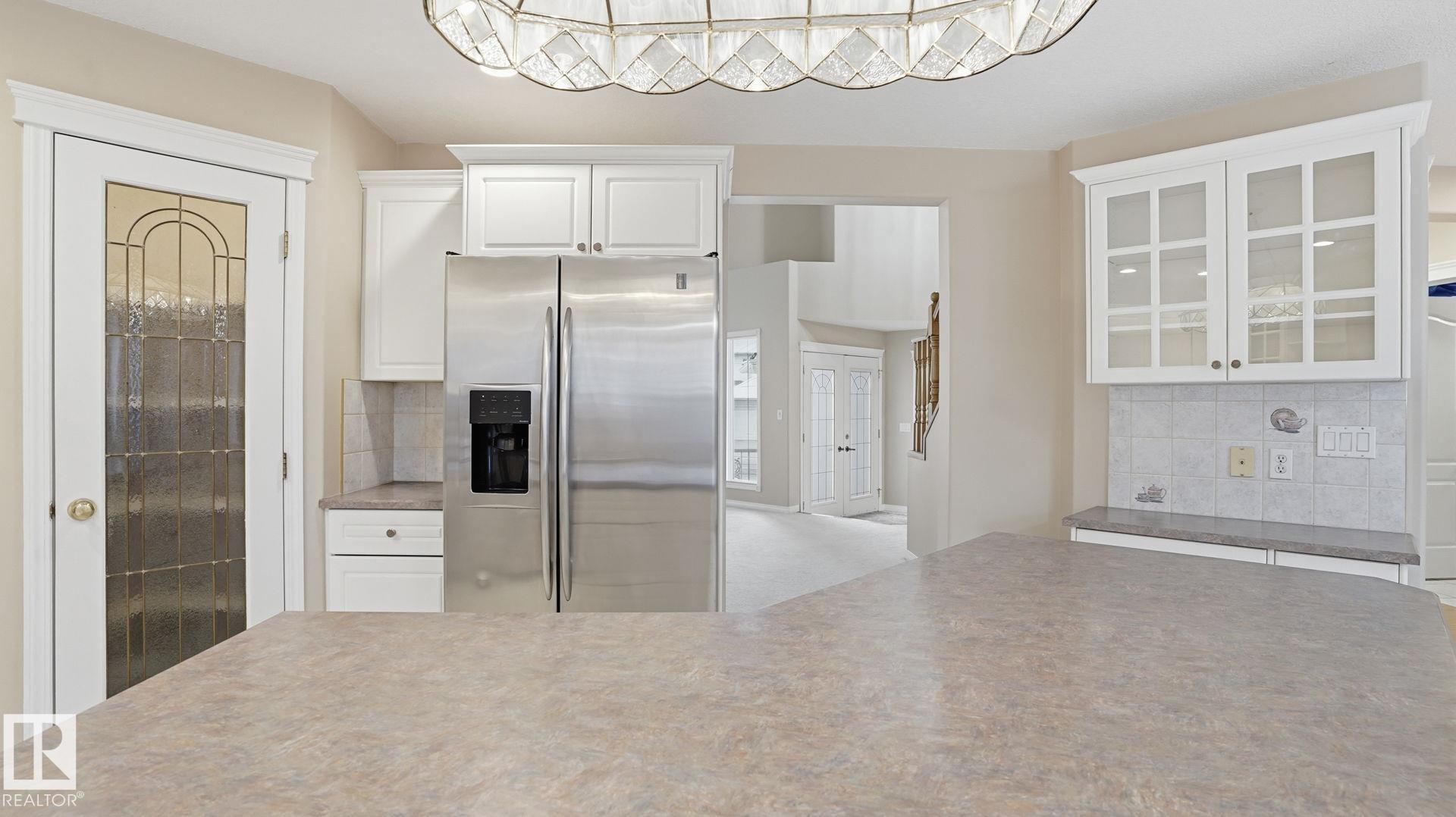 Photo 17 at 1007 Ormsby Crescent NW, Ormsby Place, Edmonton